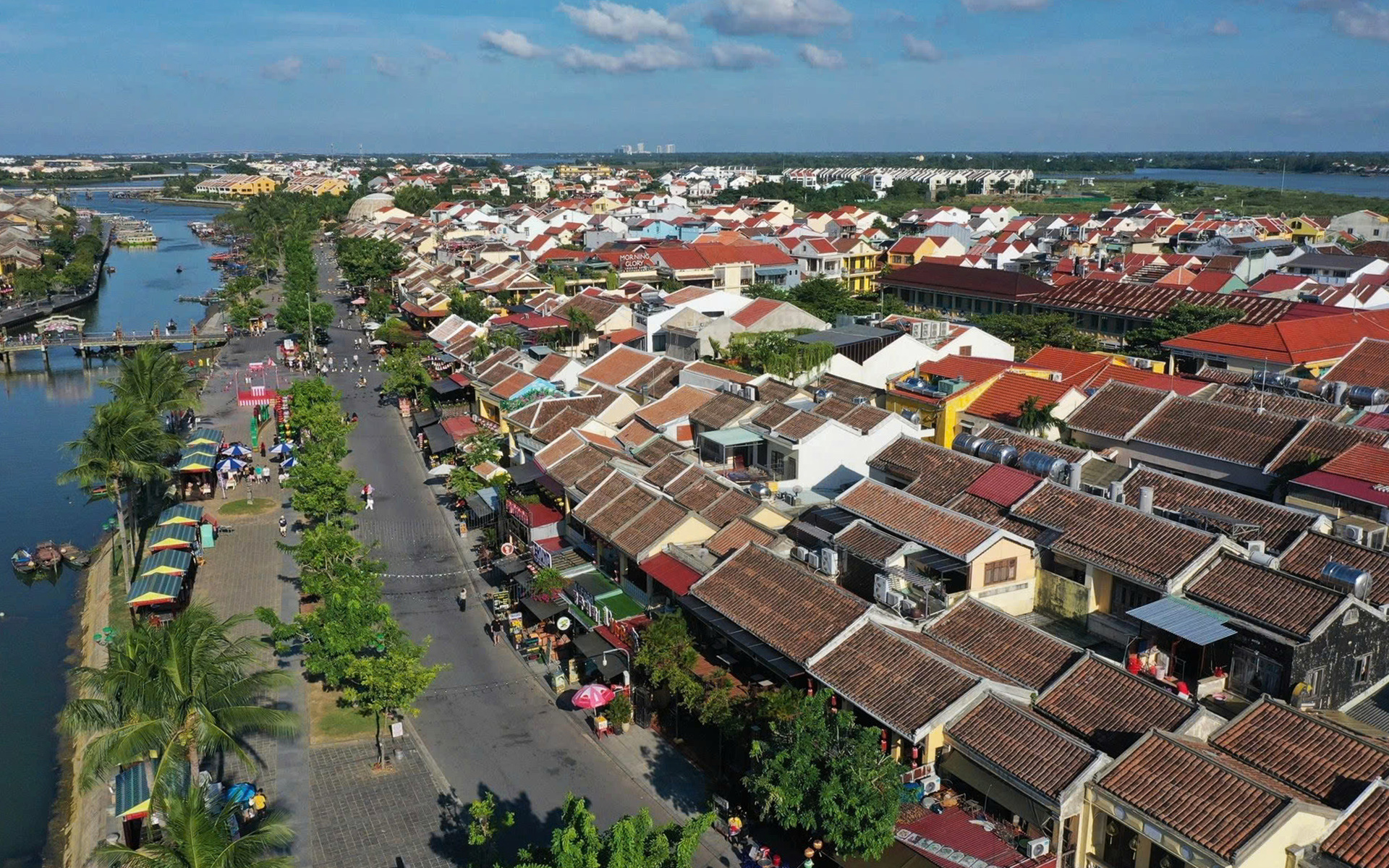 Ngắm 'phiên bản phố cổ' đẹp nhất ở Hội An sau 25 năm nhận danh hiệu di sản UNESCO - Ảnh 1. Ngắm 'phiên bản phố cổ' đẹp nhất ở Hội An sau 25 năm nhận danh hiệu di sản UNESCO - Ảnh 1.