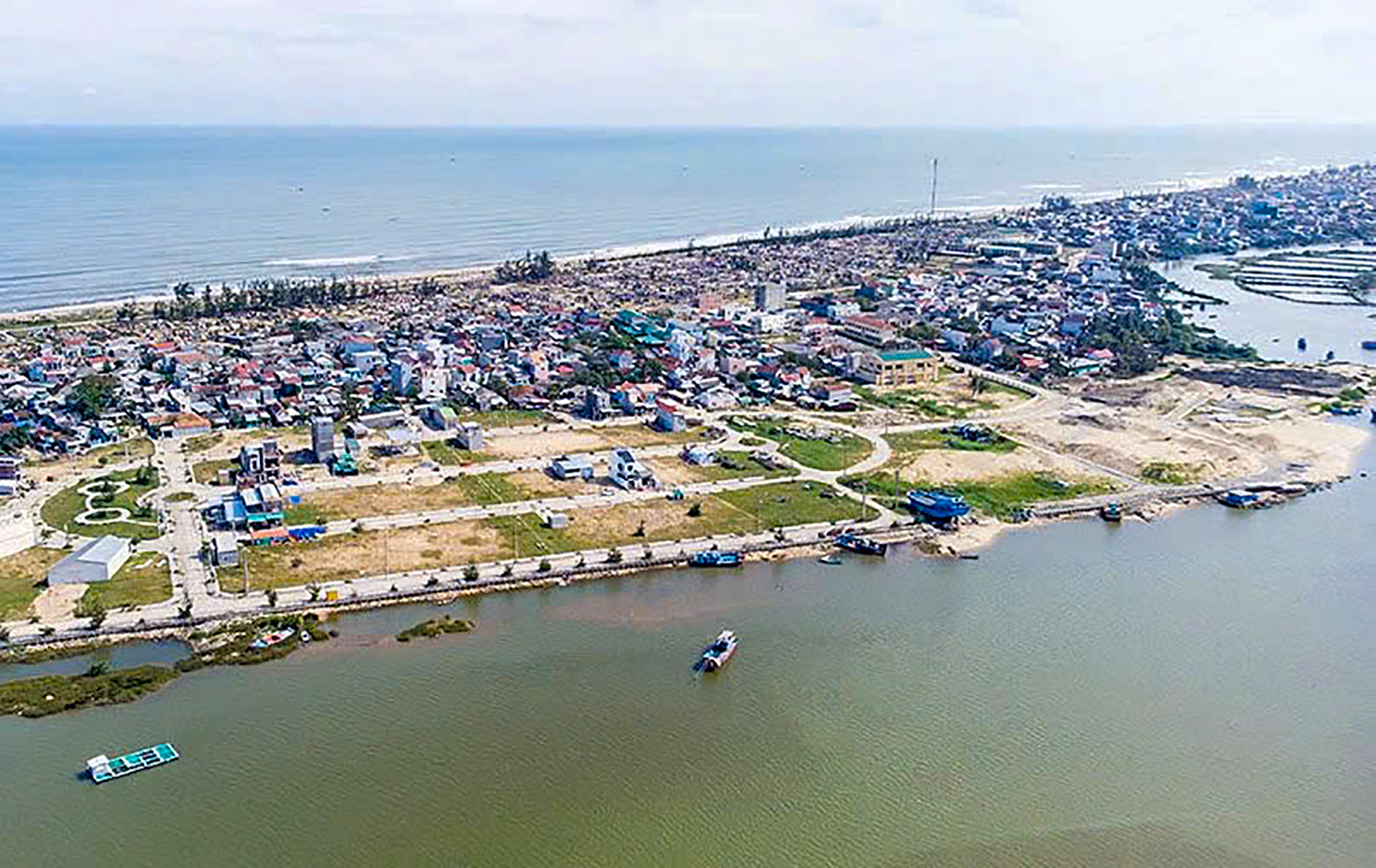 4 huyện, thành phố hoàn thành sắp xếp đơn vị hành chính cấp xã tại Quảng Ngãi - Ảnh 1. Huyện nào của Quảng Ngãi phải sắp xếp xong đơn vị hành chính cấp xã trong năm 2024 - Ảnh 1.