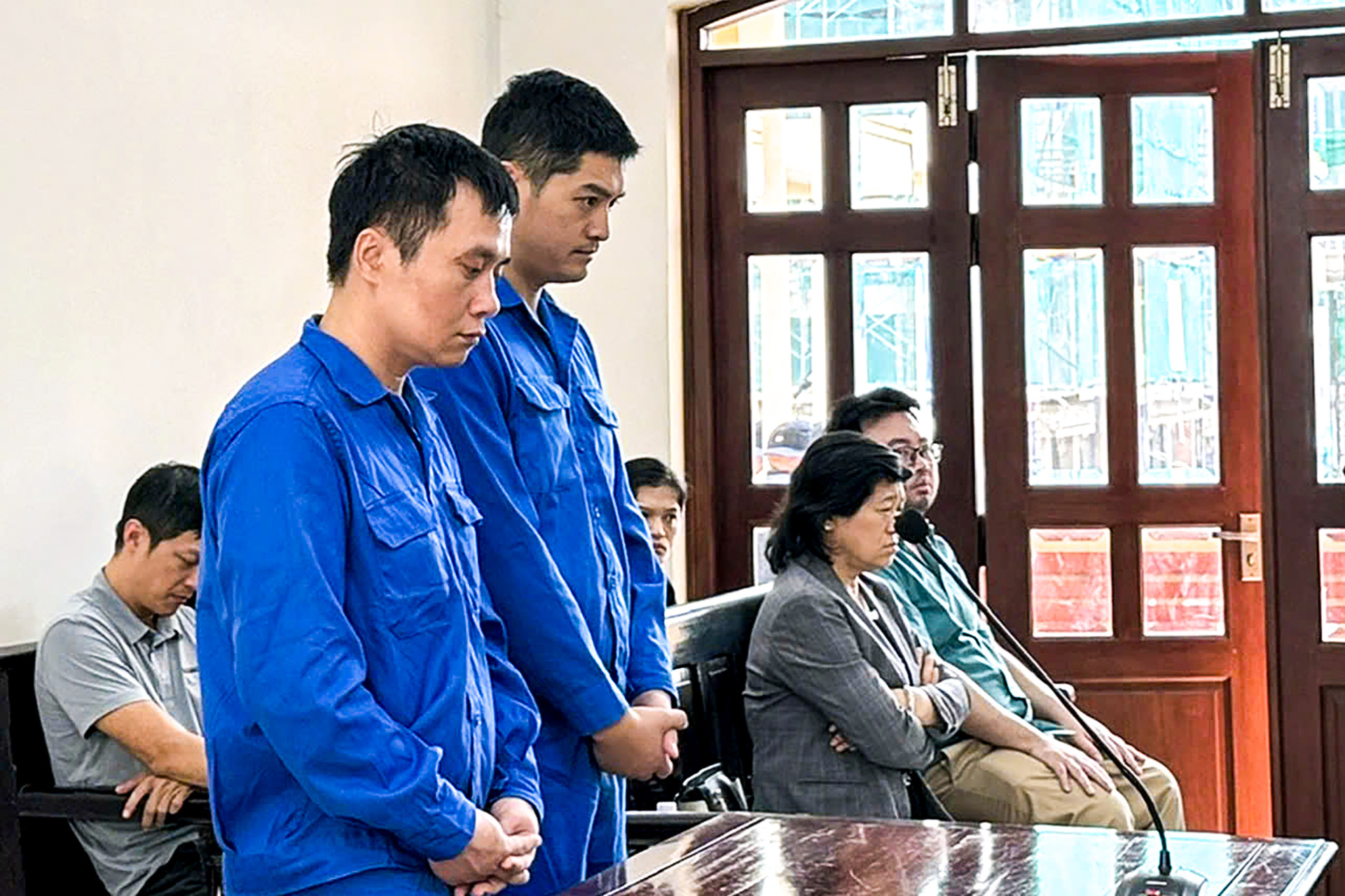 Vụ xe Thành Bưởi vượt trái tông chết 5 người: Phó giám đốc công ty được giảm án - Ảnh 1. Vụ xe Thành Bưởi vượt trái tông chết 5 người: phó giám đốc công ty được giảm án - Ảnh 1.