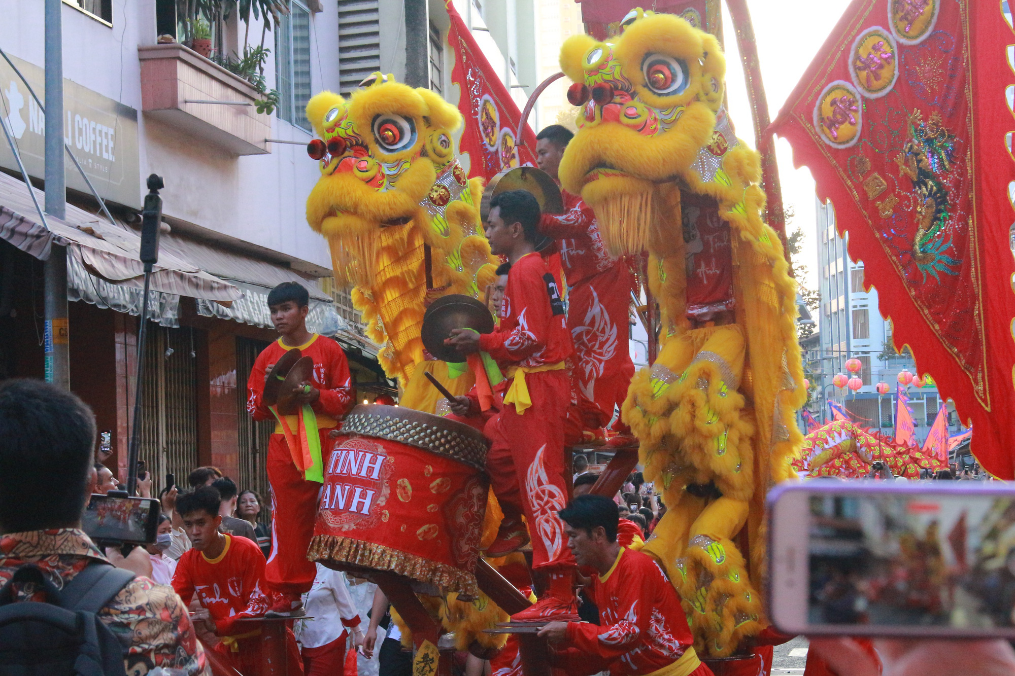 Hàng ngàn người xem diễu hành dịp Tết Nguyên tiêu- Ảnh 12.