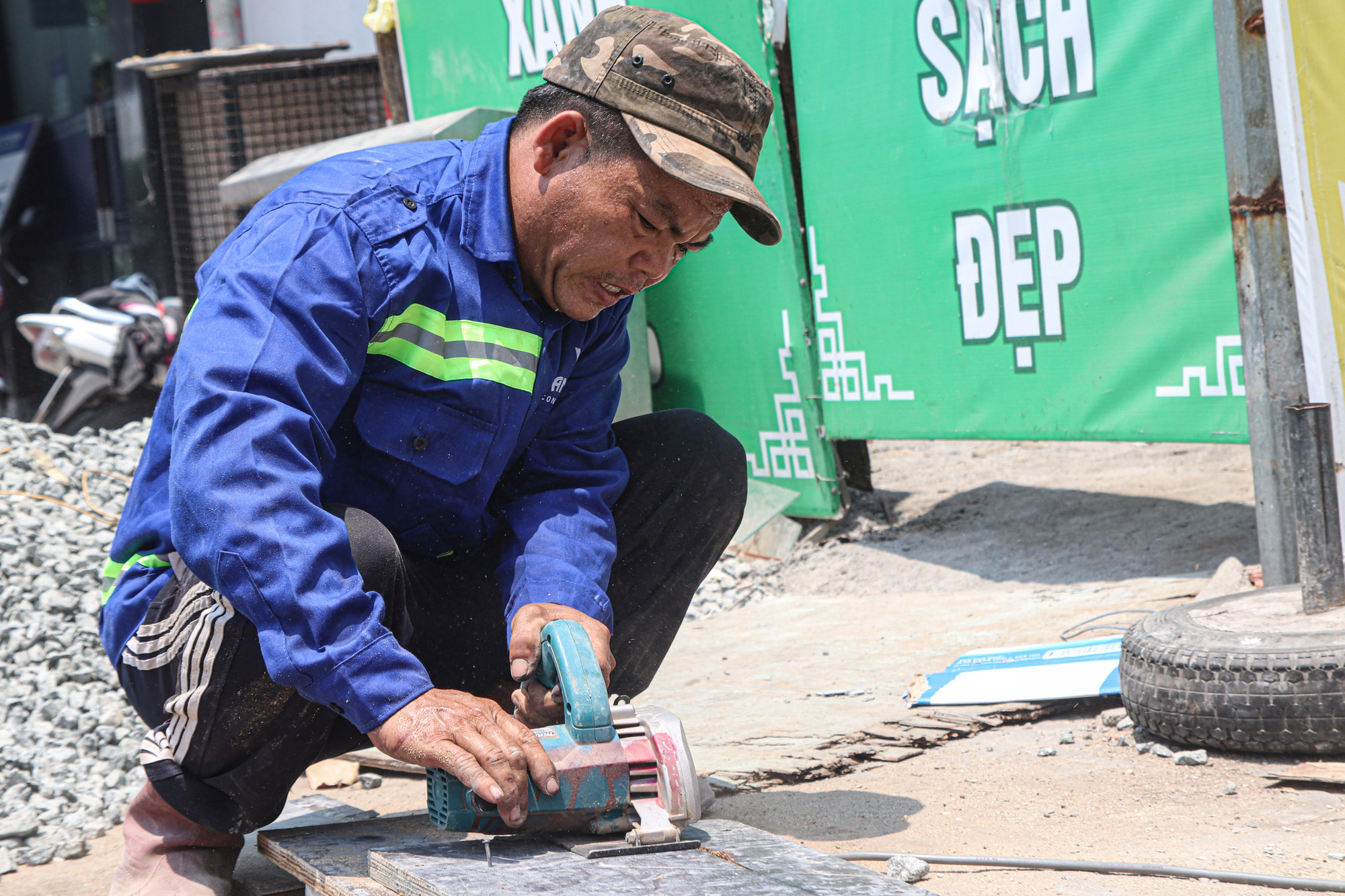 Thời tiết hôm nay 24-6: Miền Trung nắng nóng gay gắt, nhiệt độ cảm nhận lên gần 45 độ C - Ảnh 1.