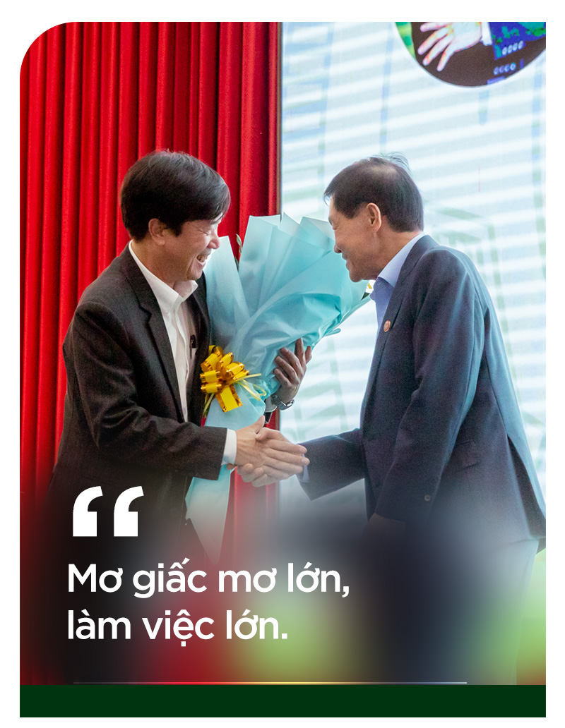 Doanh nhân Johnathan Hạnh Nguyễn tâm sự chuyện học với sinh viên - Ảnh 16.