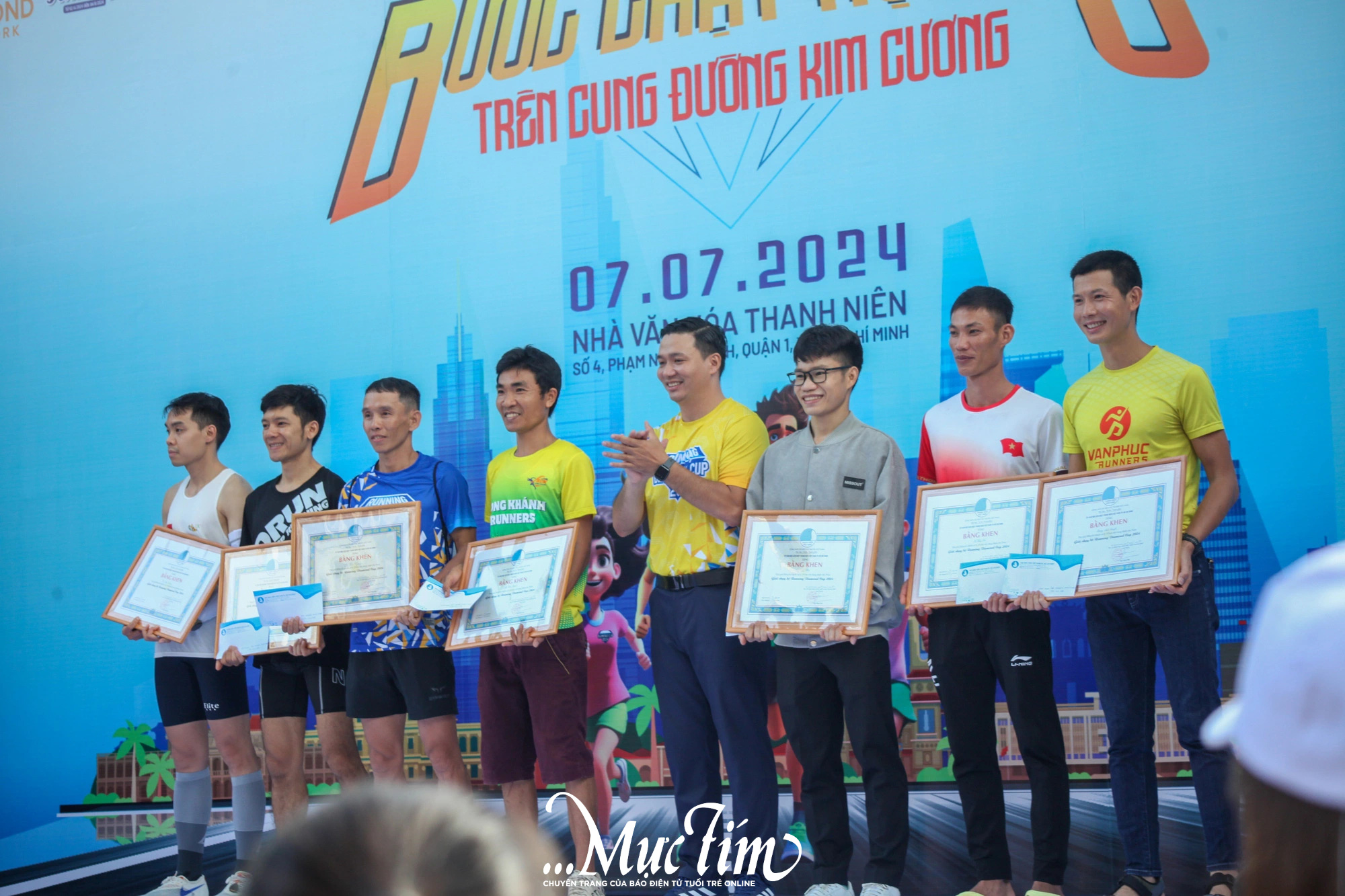 Vận động viên tham gia giải chạy Running Diamond Cup 2024 - Ảnh: SĨ NGUYỄN