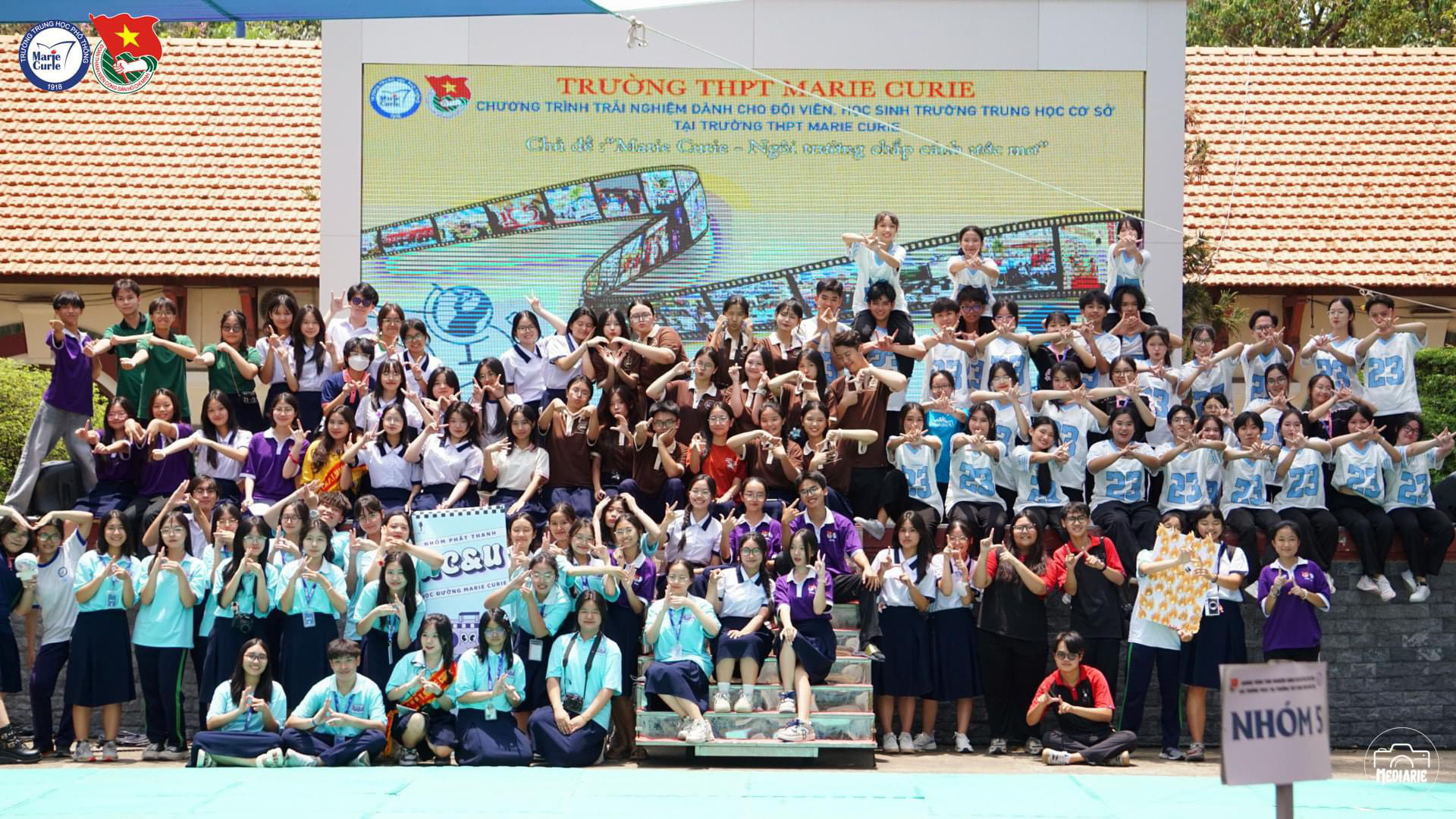 tr-ng-thpt-marie-curie-ng-i-tr-ng-h-n-tr-m-tu-i-c-ng-nh-ng-i-u-th-v