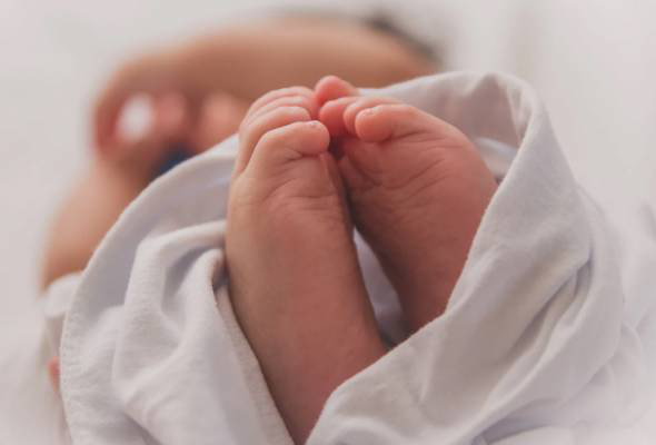 Đề xuất phương án nhằm giảm trẻ vị thành niên tại 16 tỉnh, thành sinh con sớm - Ảnh 1.