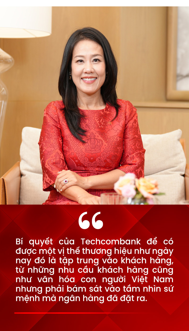 Bà Thái Minh Diễm Tú, giám đốc khối tiếp thị Techcombank: Chiến lược khác biệt tạo nên thương hiệu - Ảnh 18.