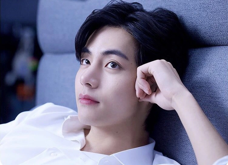 V (BTS) được bình chọn là gương mặt đẹp trai nhất thế giới