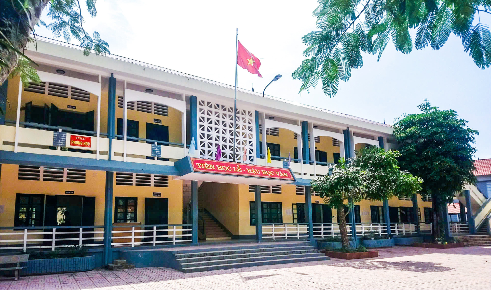 Khởi tố 4 bị can tuyển sinh sai vào trường nội trú ở Thanh Hóa - Ảnh 1. Khởi tố 4 bị can tuyển sinh sai vào trường nội trú ở Thanh Hóa - Ảnh 1.
