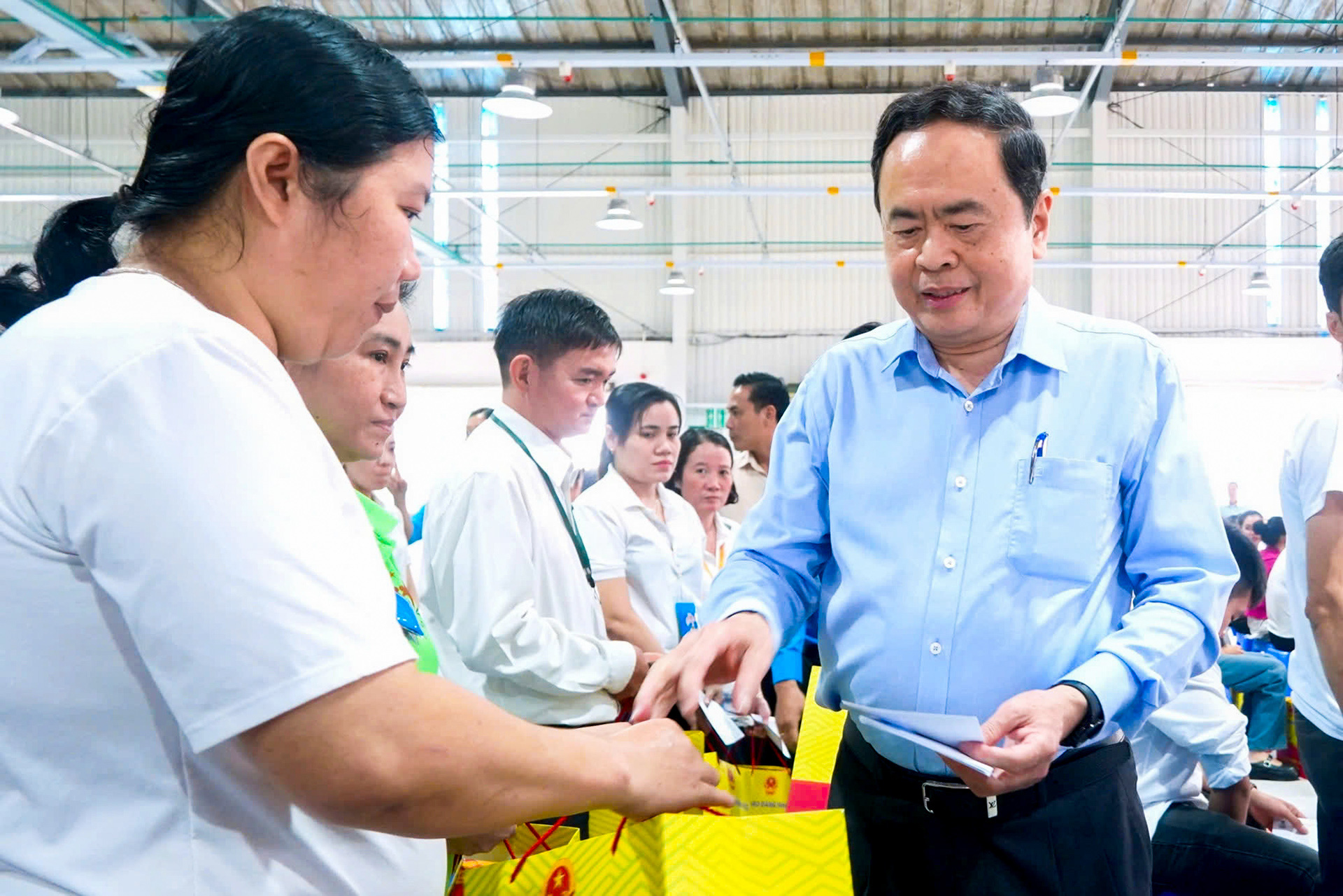 Chủ tịch Quốc hội Trần Thanh Mẫn thăm và tặng quà Tết tại Hậu Giang - Ảnh 1. Chủ tịch Quốc hội Trần Thanh Mẫn thăm và tặng quà Tết tại Hậu Giang - Ảnh 1.