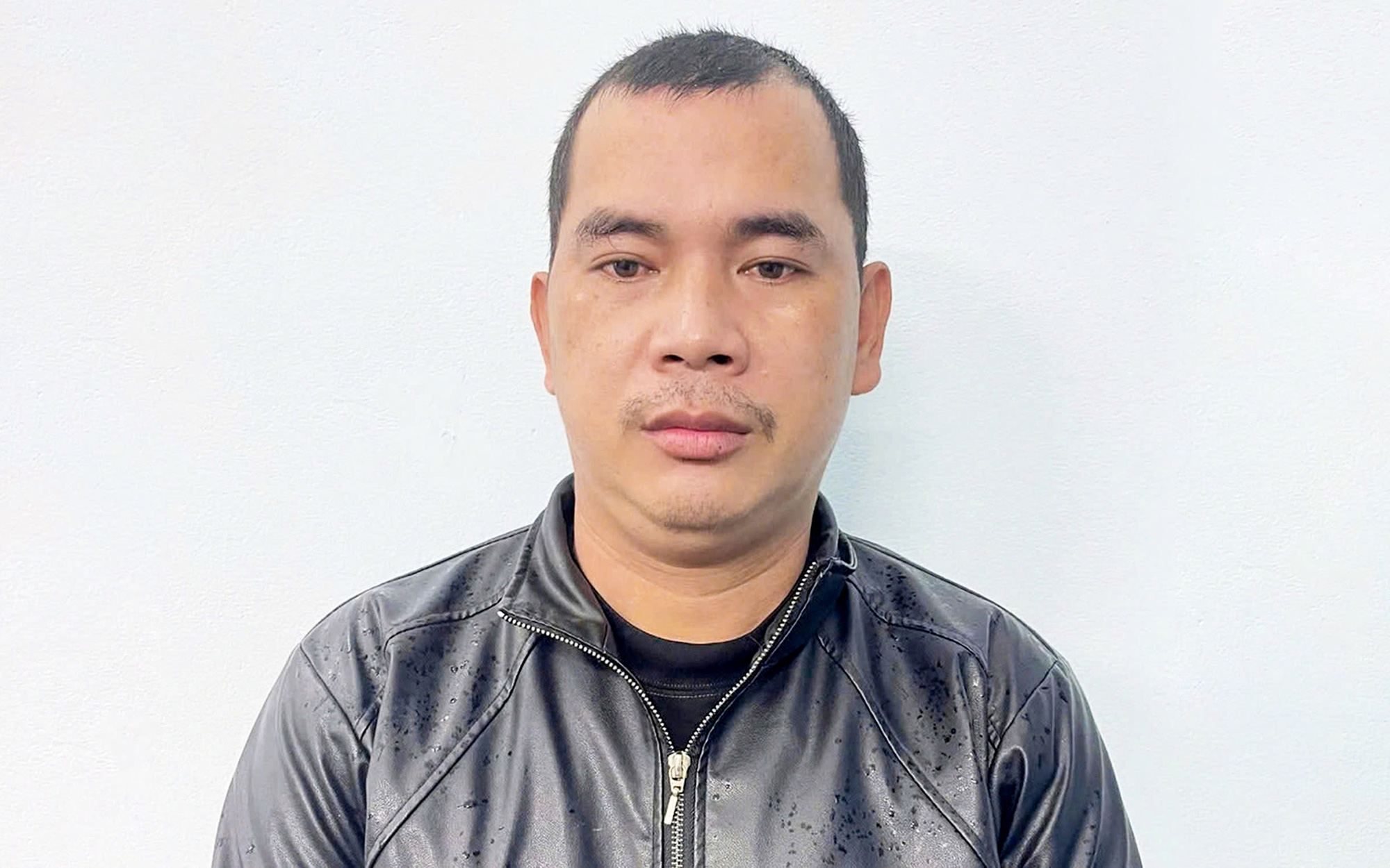 Bất ngờ chiêu lừa đảo 'chuyển tiền trả phí' của người đàn ông lấy tiền 'nướng' vào game - Ảnh 1. Chiêu lừa bất ngờ của người đàn ông lấy tiền 'nướng' vào game - Ảnh 1.