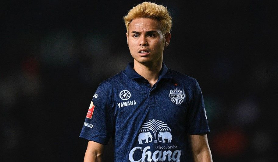 Thái Lan bất ngờ gọi 'vua cùi chỏ' trở lại đội tuyển - Ảnh 1.