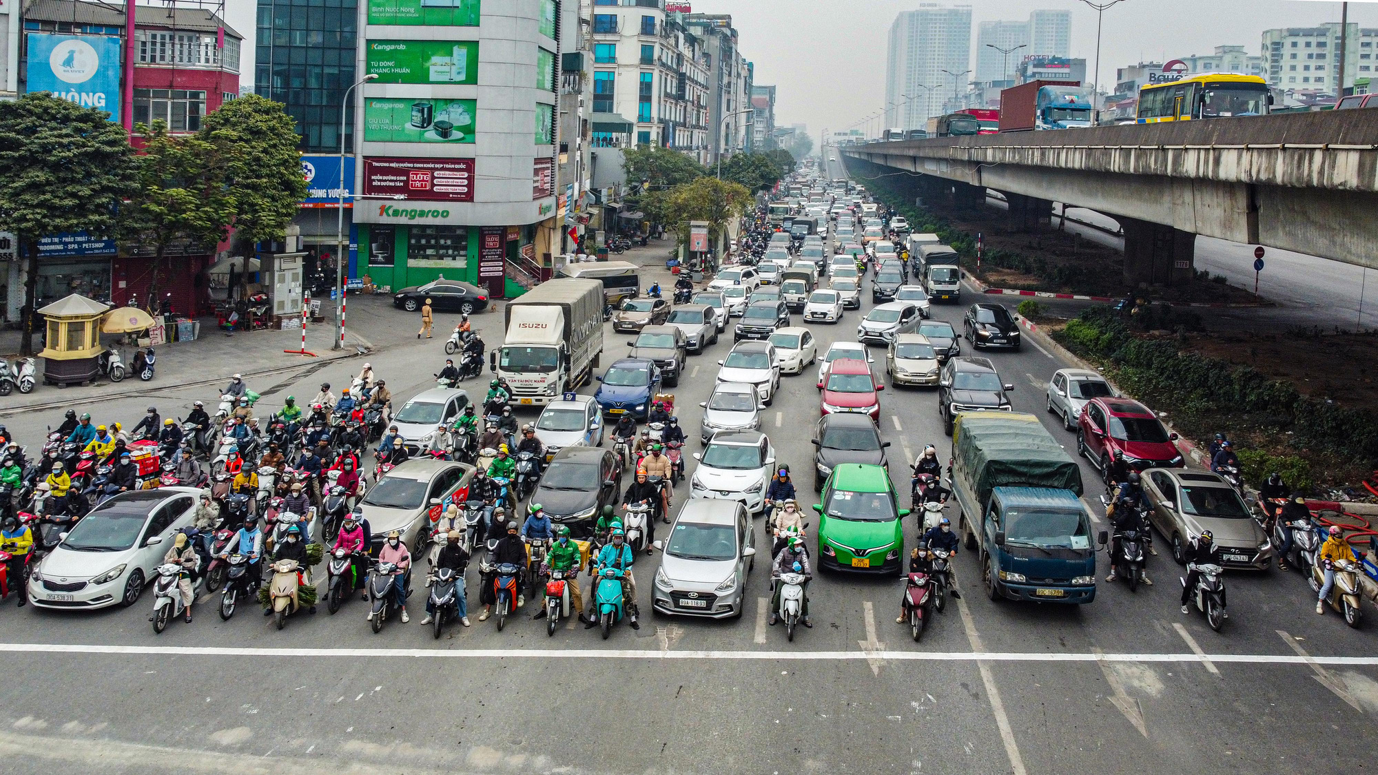 Bạn đọc ủng hộ mở rộng hệ thống đếm ngược đèn tín hiệu: Cần nhanh chóng hoàn thiện hạ tầng - Ảnh 1.
