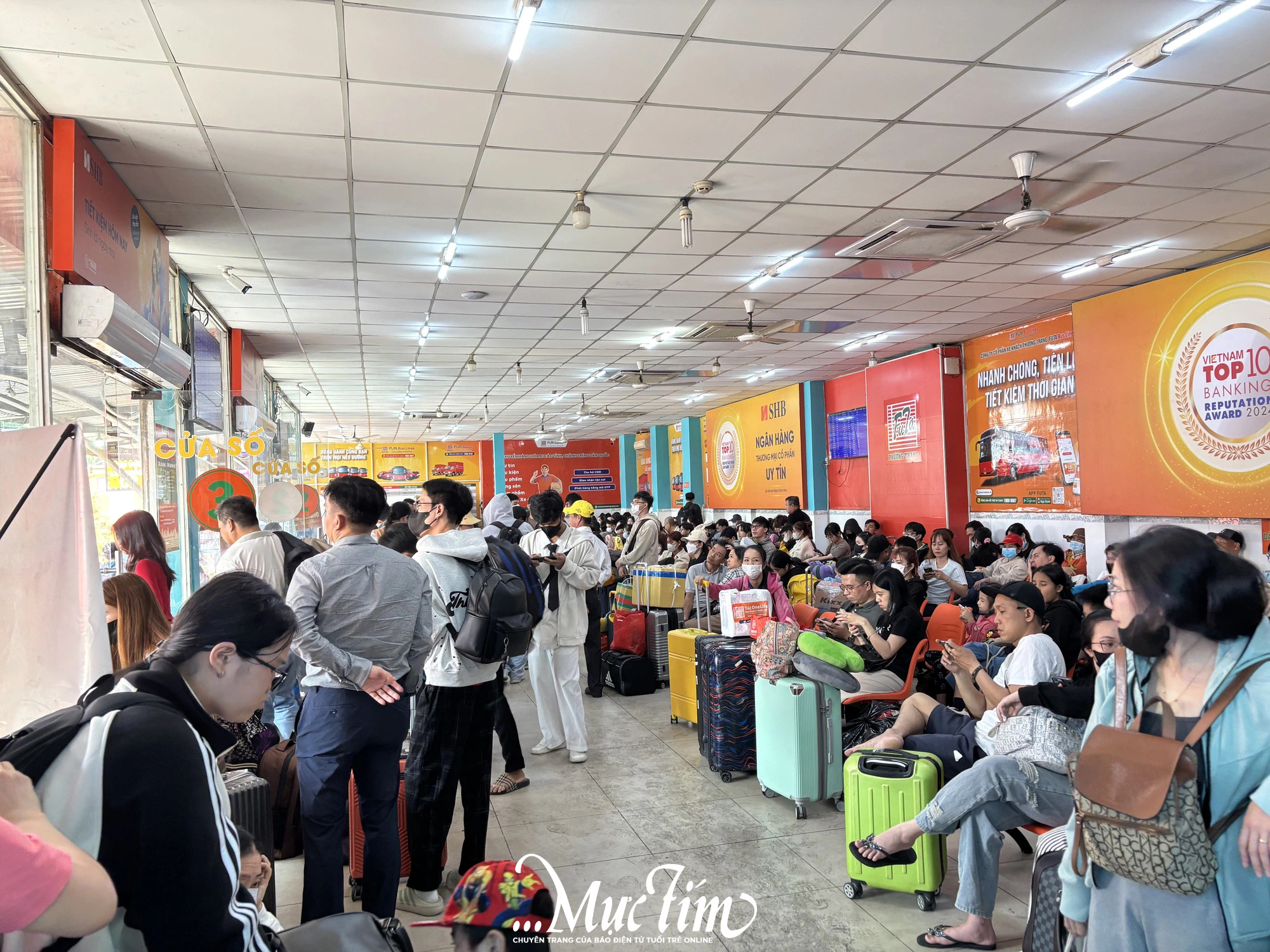 Bến xe miền Tây đông nghẹt ngày 28 Tết Ất Tỵ- Ảnh 3.