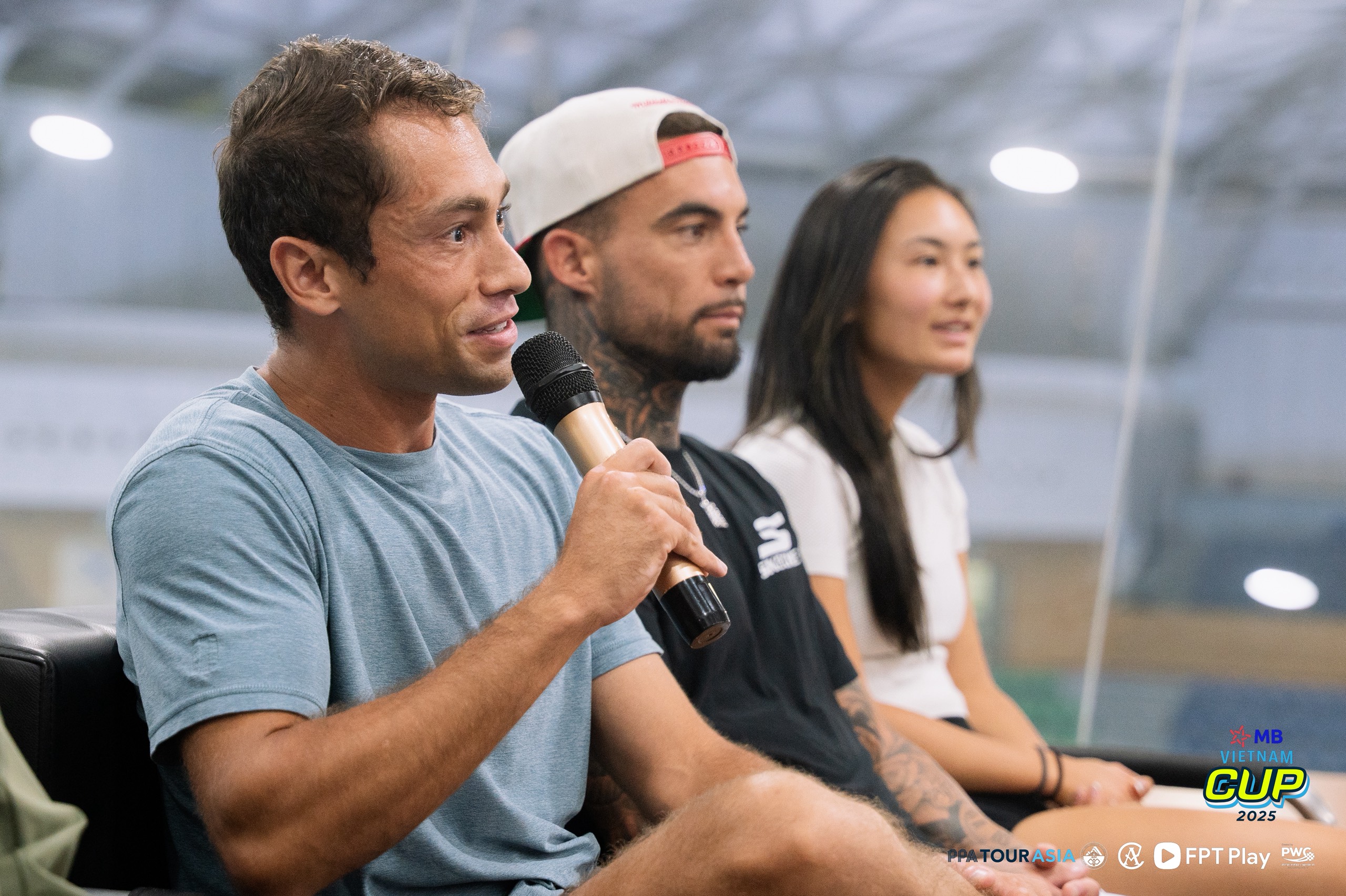 Ben Johns cùng dàn sao pickleball thế giới ký tên tặng fan, dạo chợ Hàn Đà Nẵng - Ảnh 6.