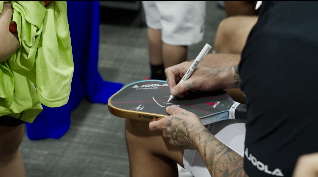 Ben Johns cùng dàn sao pickleball thế giới ký tên tặng fan, dạo chợ Hàn Đà Nẵng - Ảnh 7.