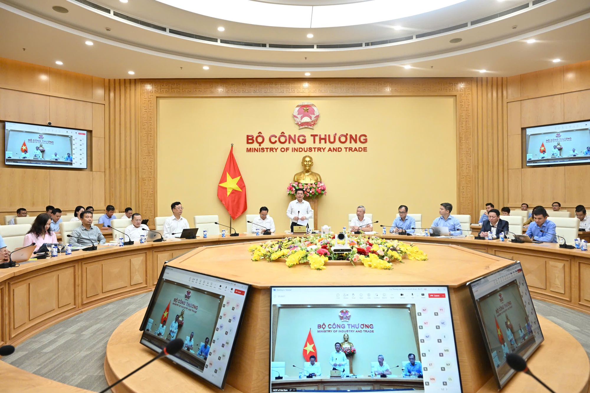 Đề xuất cơ chế giá điện linh hoạt theo khu vực và người dùng - Ảnh 1.