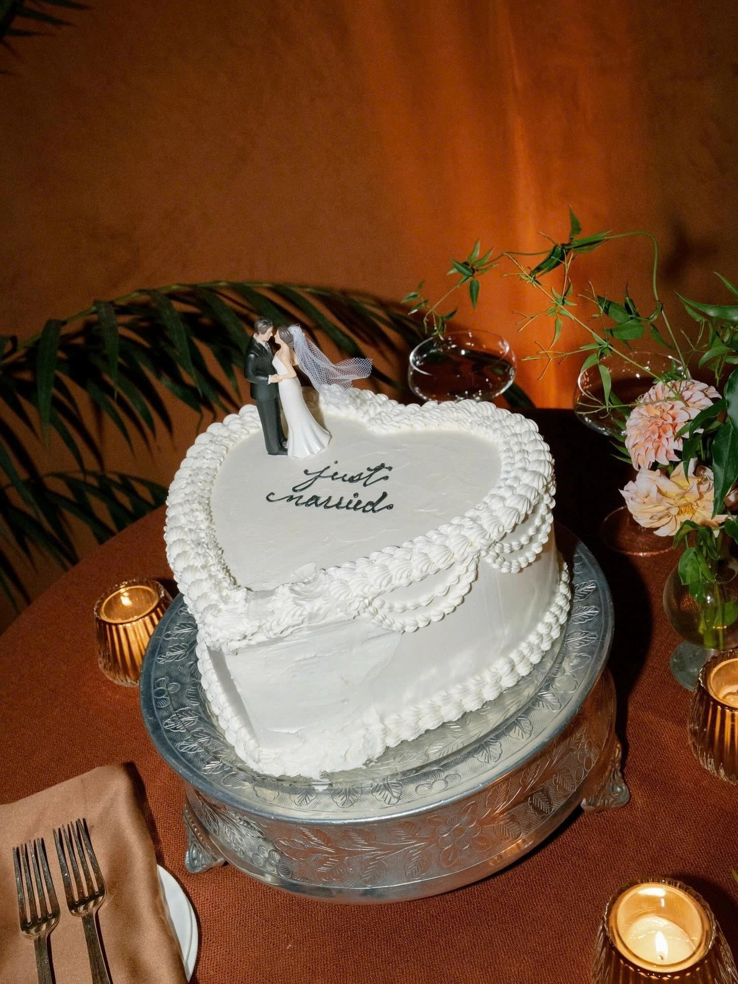 Selena Gomez khoe ảnh cưới đẹp như truyện cổ tích - Ảnh 5.