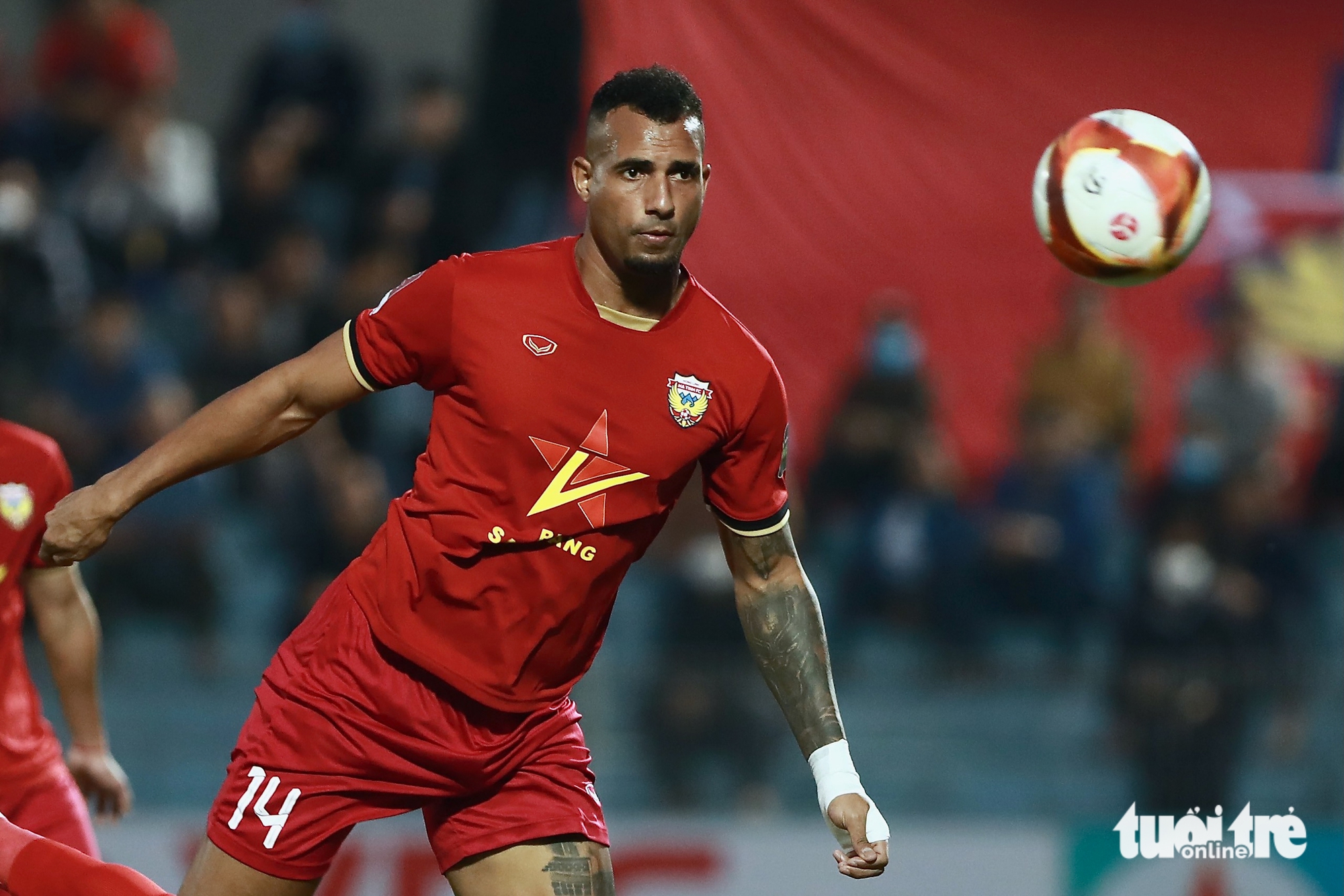 Nhập tịch cho 'Tây' ngoài 30 tuổi giúp ích gì cho tuyển Việt Nam? - Ảnh 1.