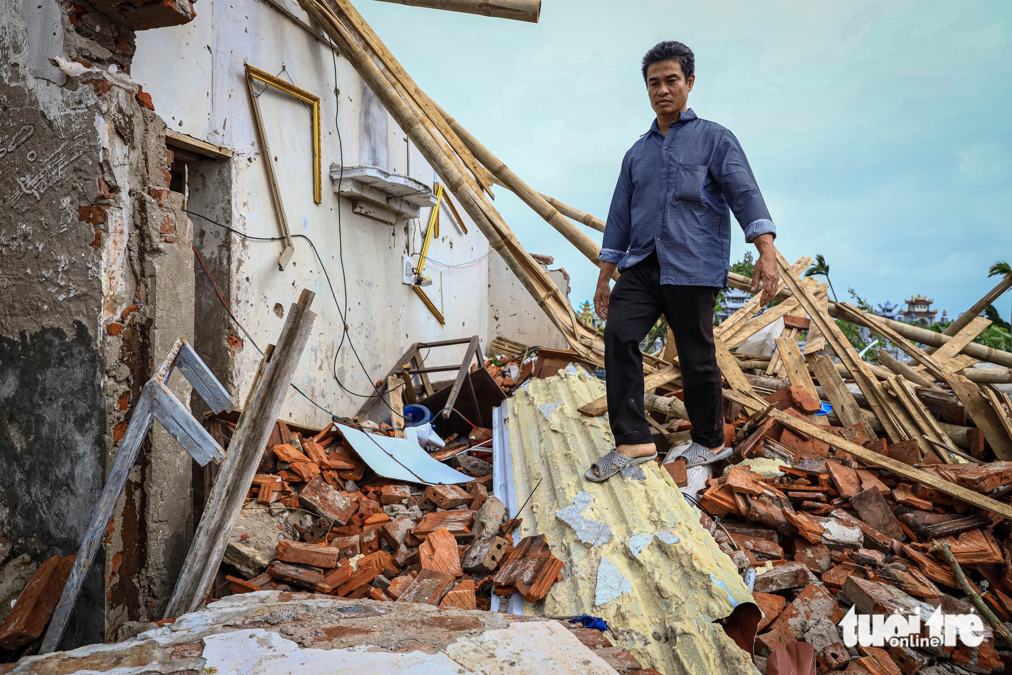 Tình người sau cơn lốc xoáy - Ảnh 4.