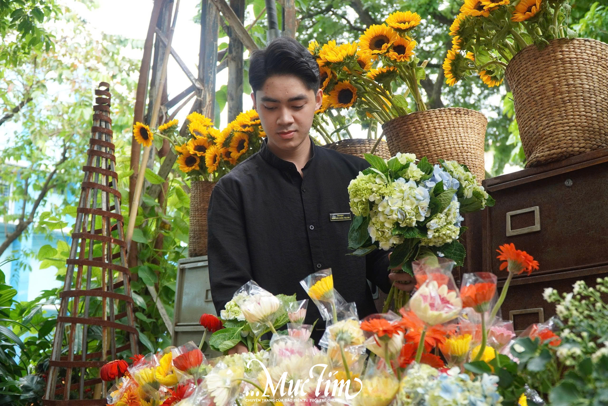 Đèn ông sao hoa tươi lên ngôi, teen háo hức bắt trend - Ảnh 4.