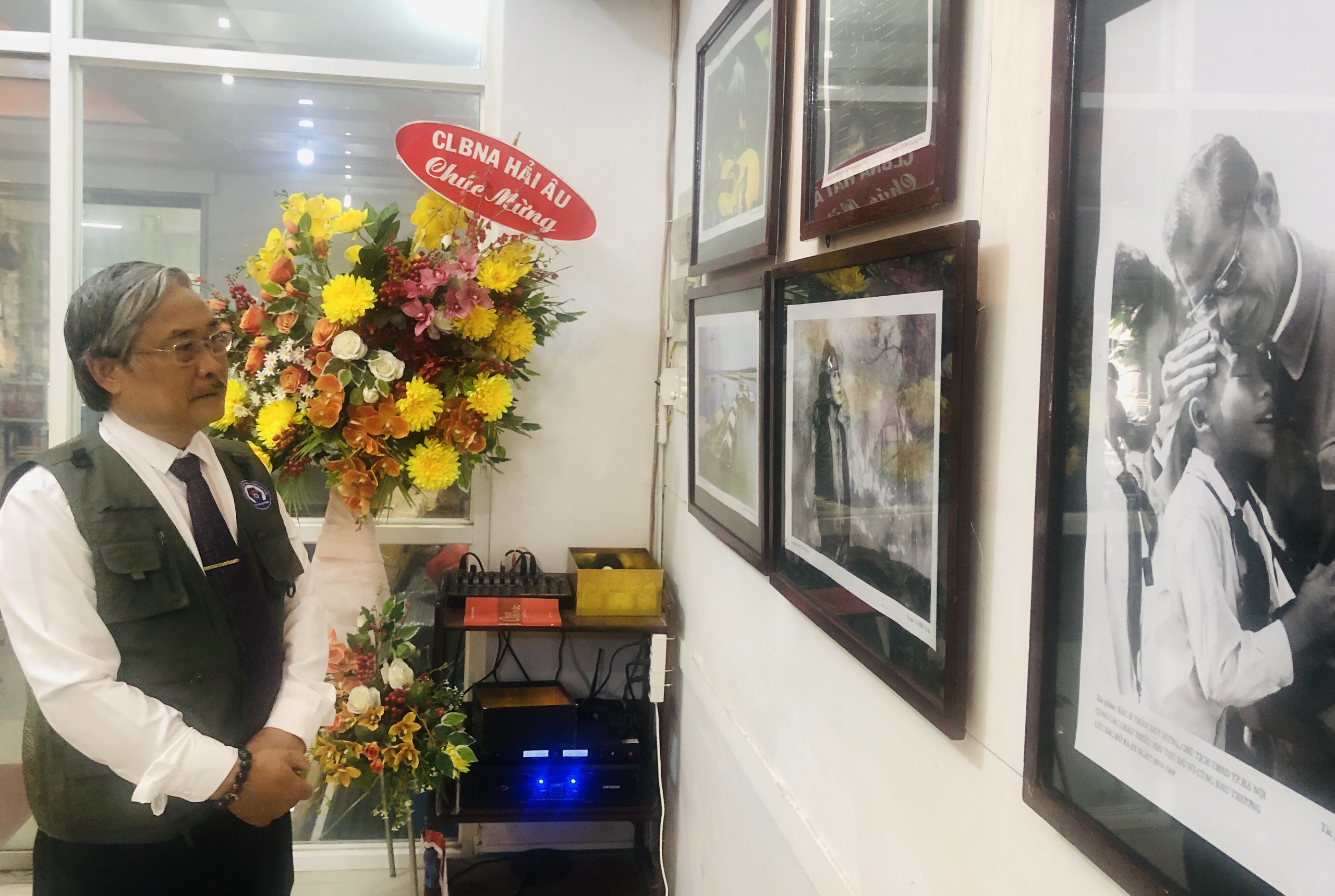 高齢者の写真視点 - 写真2。 Cuộc sống muôn màu qua góc nhìn nhiếp ảnh của người cao tuổi - Ảnh 2.