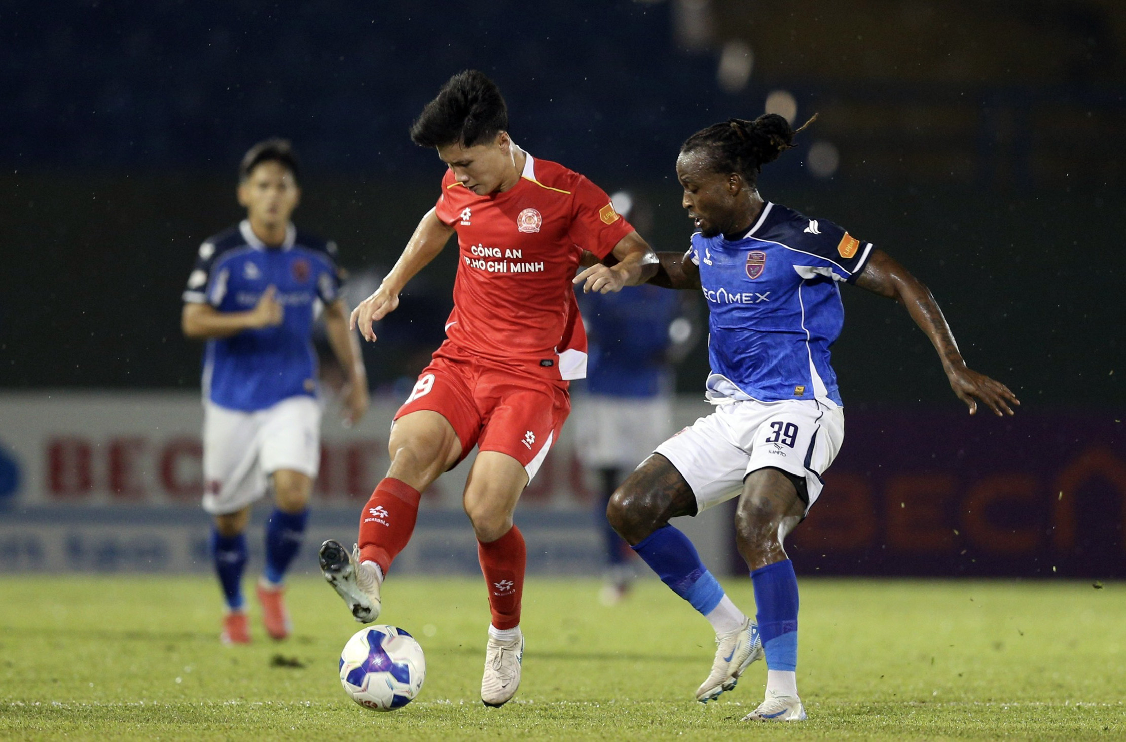 Cơ hội cho 'em họ Công Phượng' ở U23 Việt Nam - Ảnh 1.