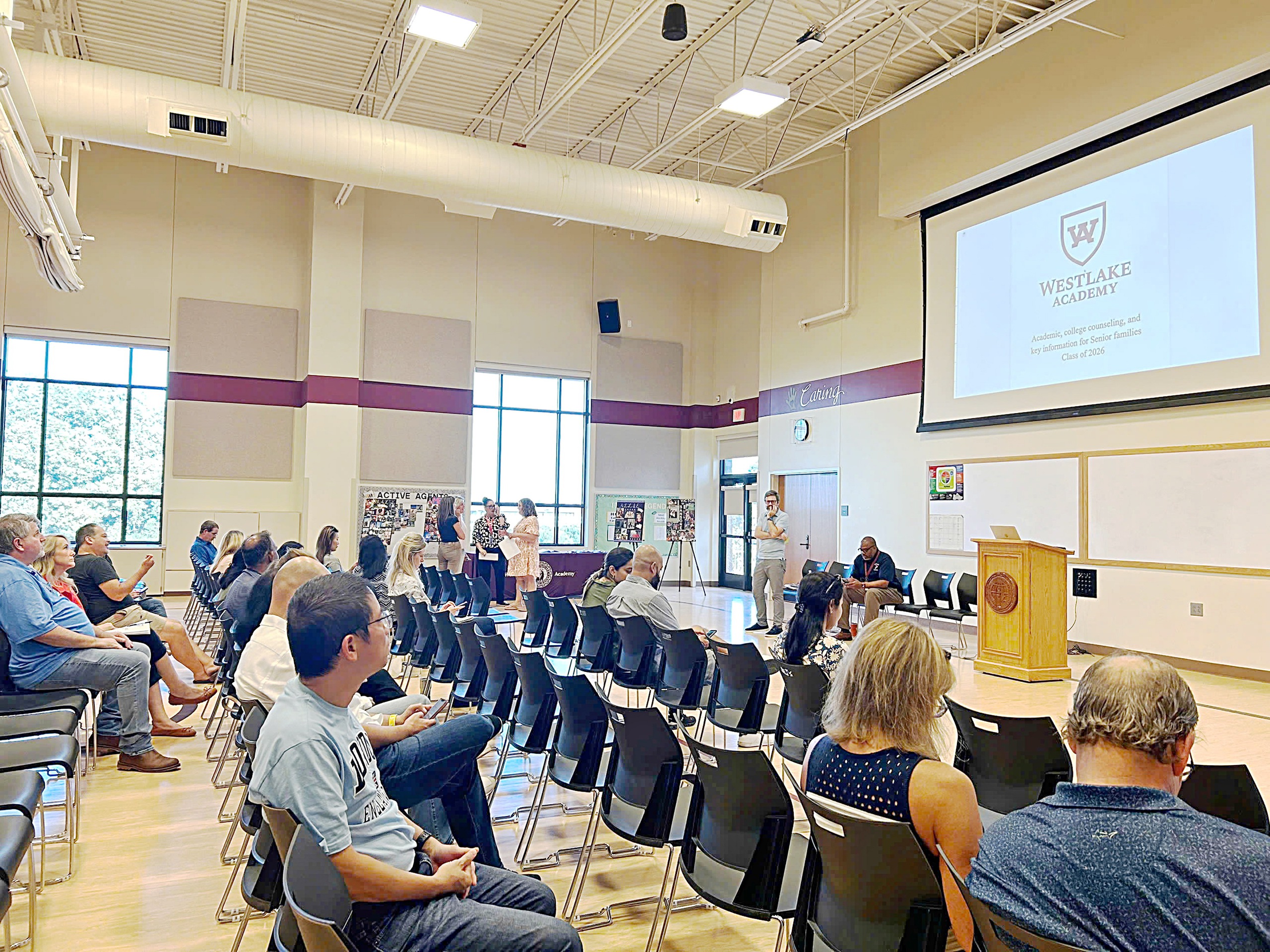 Không bắt phụ huynh đóng tiền, trường học Mỹ vẫn có quỹ 'rủng rỉnh' theo cách bất ngờ - Ảnh 1.