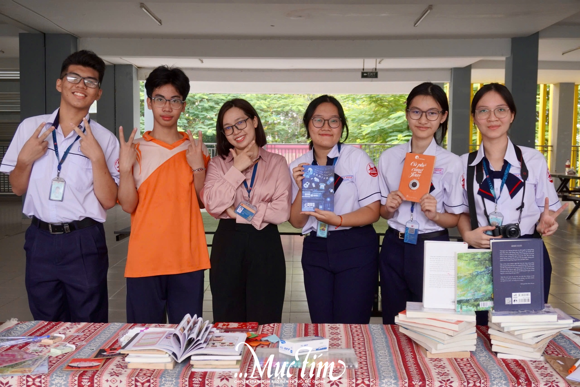 Giờ ra chơi rộn ràng cùng văn học và sách của học trò Trường THPT Gia Định- Ảnh 2.