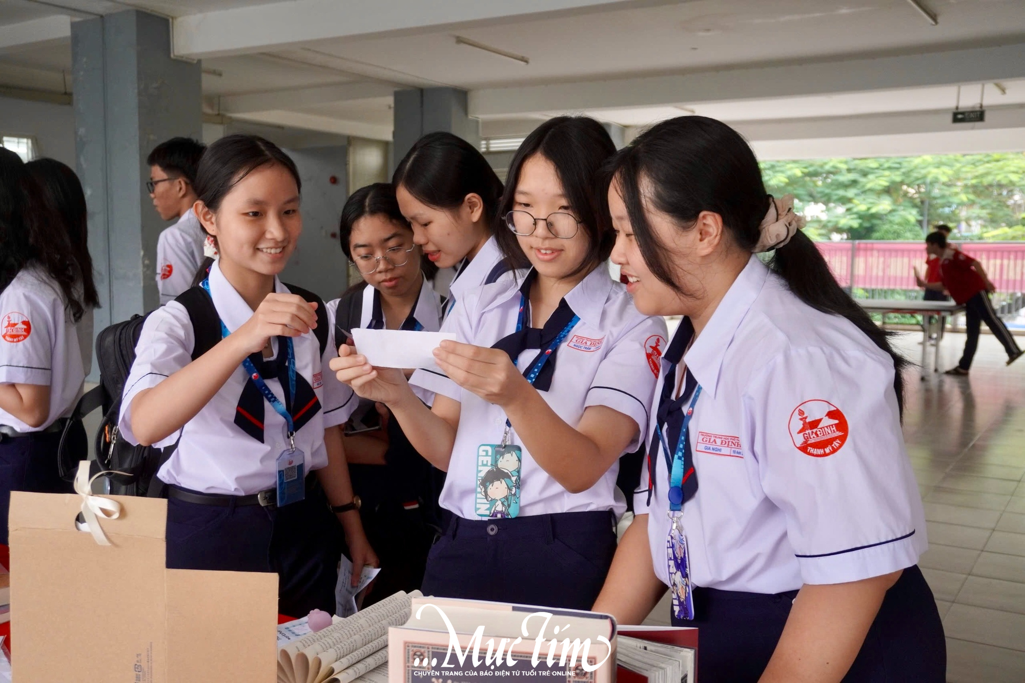 Giờ ra chơi rộn ràng cùng văn học và sách của học trò Trường THPT Gia Định- Ảnh 3.