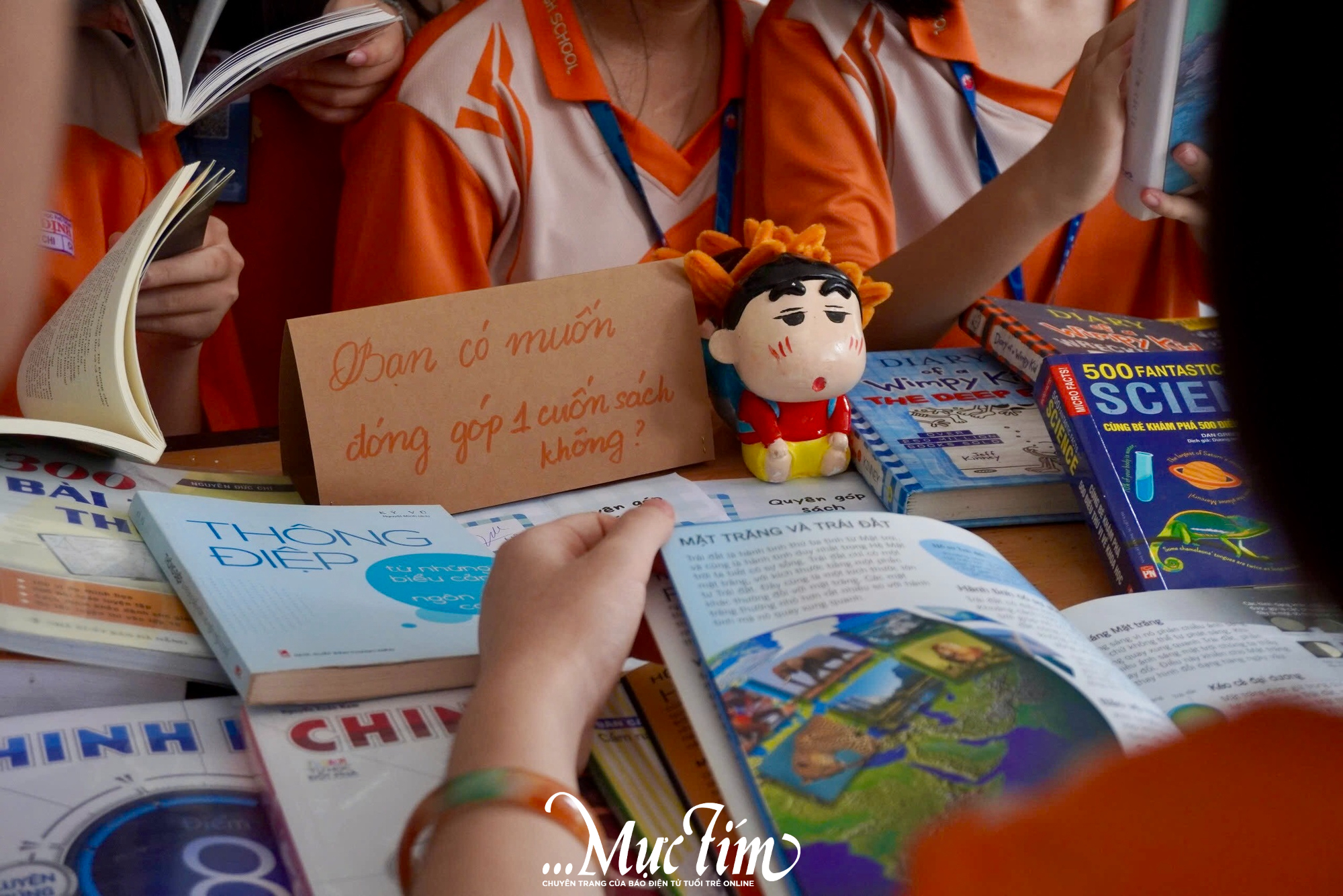 Giờ ra chơi rộn ràng cùng văn học và sách của học trò Trường THPT Gia Định- Ảnh 11.