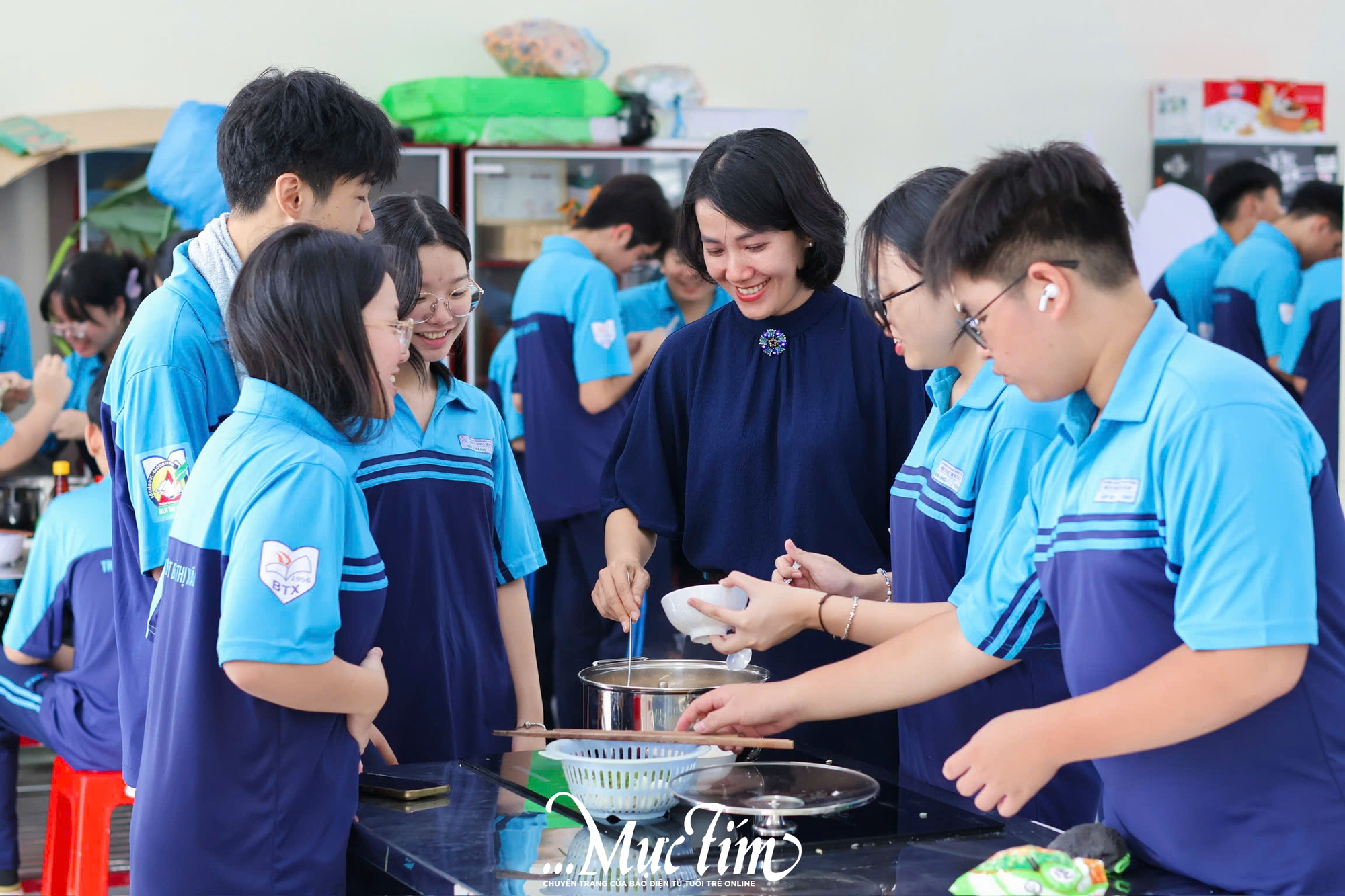 Teen Trường THPT Bùi Thị Xuân học nấu ăn miễn phí trong giờ chính khóa- Ảnh 1.