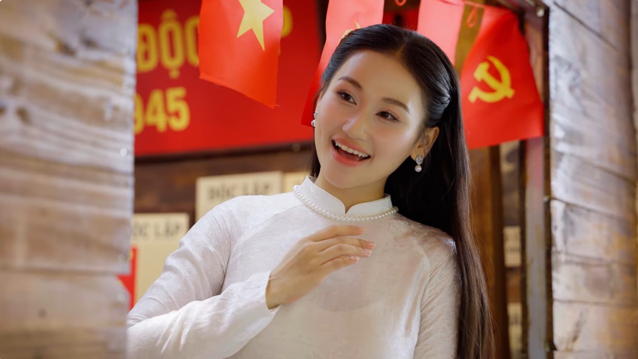 Lê Minh Ngọc hát Bài ca hy vọng của Văn Ký, nguyện cầu cho người dân bị ảnh hưởng bởi bão lũ - Ảnh 1.