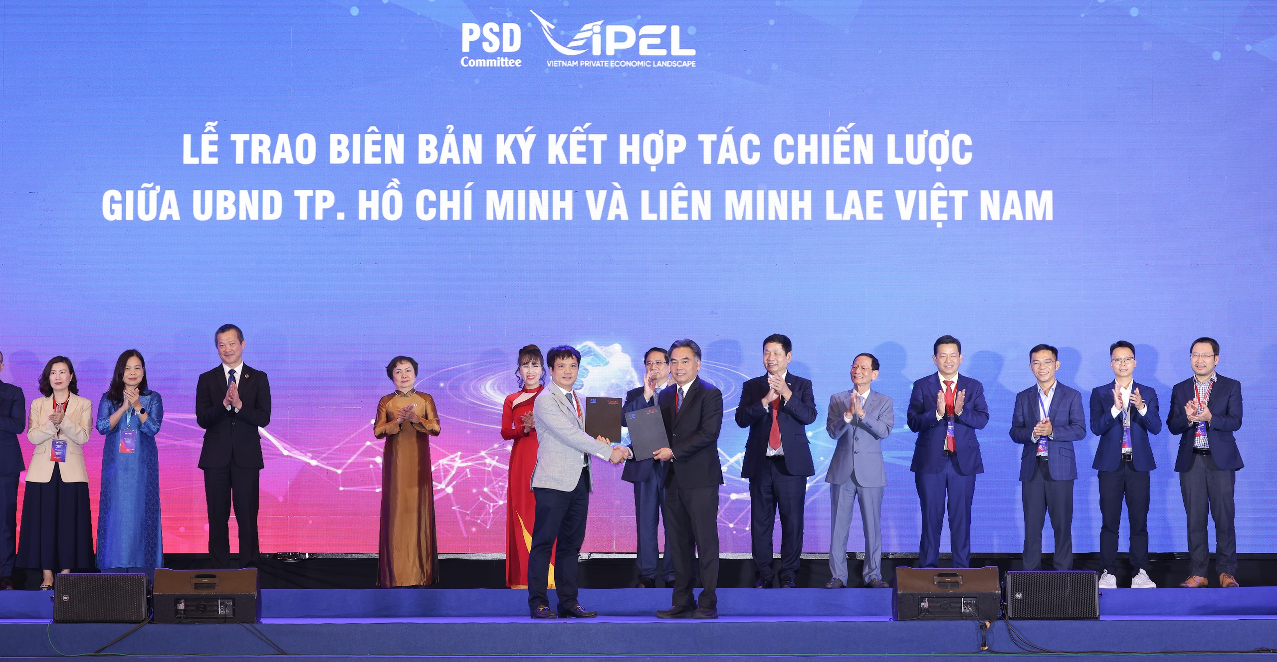 Thủ tướng Phạm Minh Chính: Tin tưởng cơ chế ViPEL sẽ thành công - Ảnh 2. Thủ tướng 'đặt hàng' doanh nhân Việt ba cùng, ba tiên phong, hai lớn mạnh - Ảnh 2.