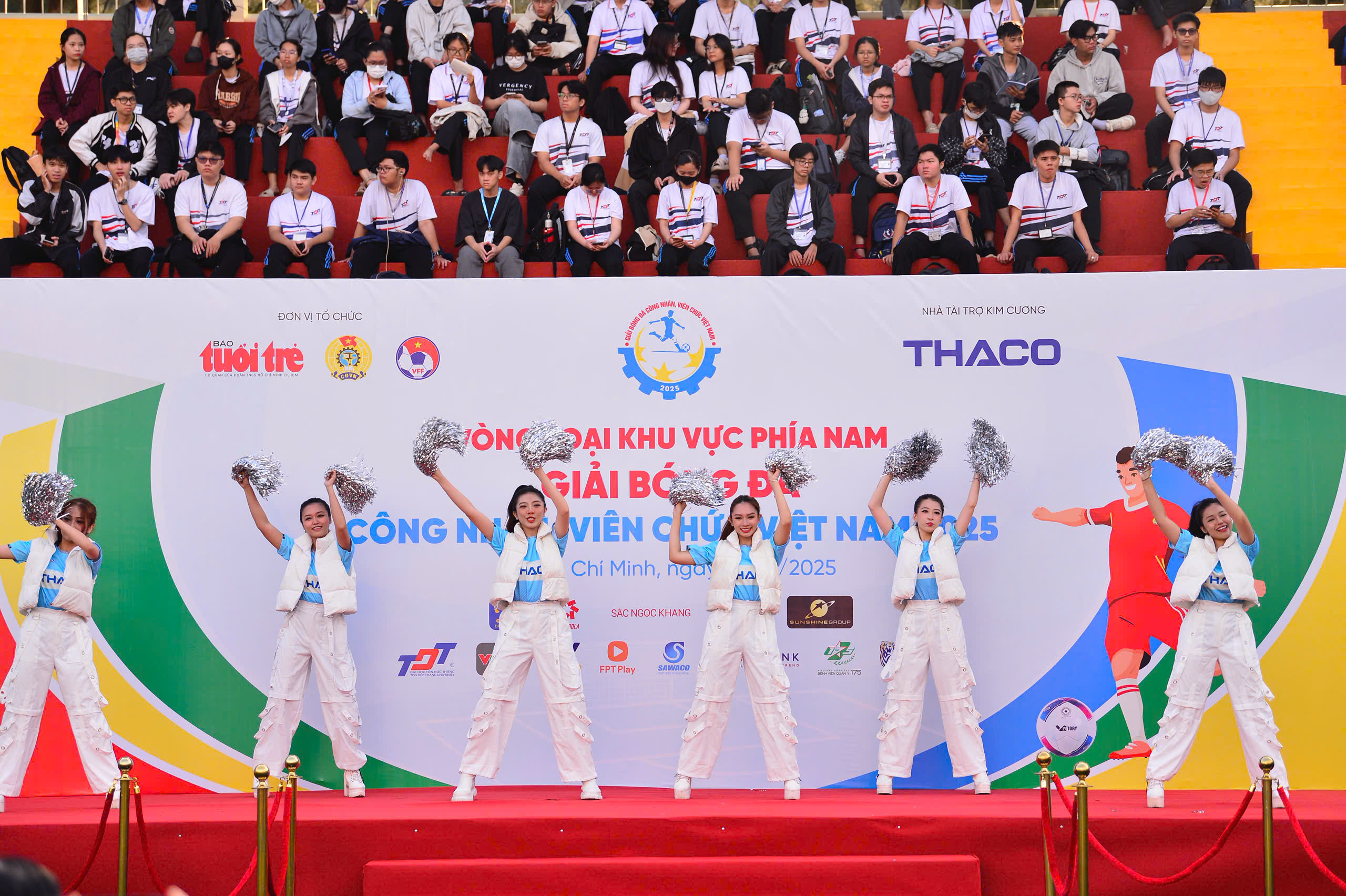 bóng đá công nhân - Ảnh 14.