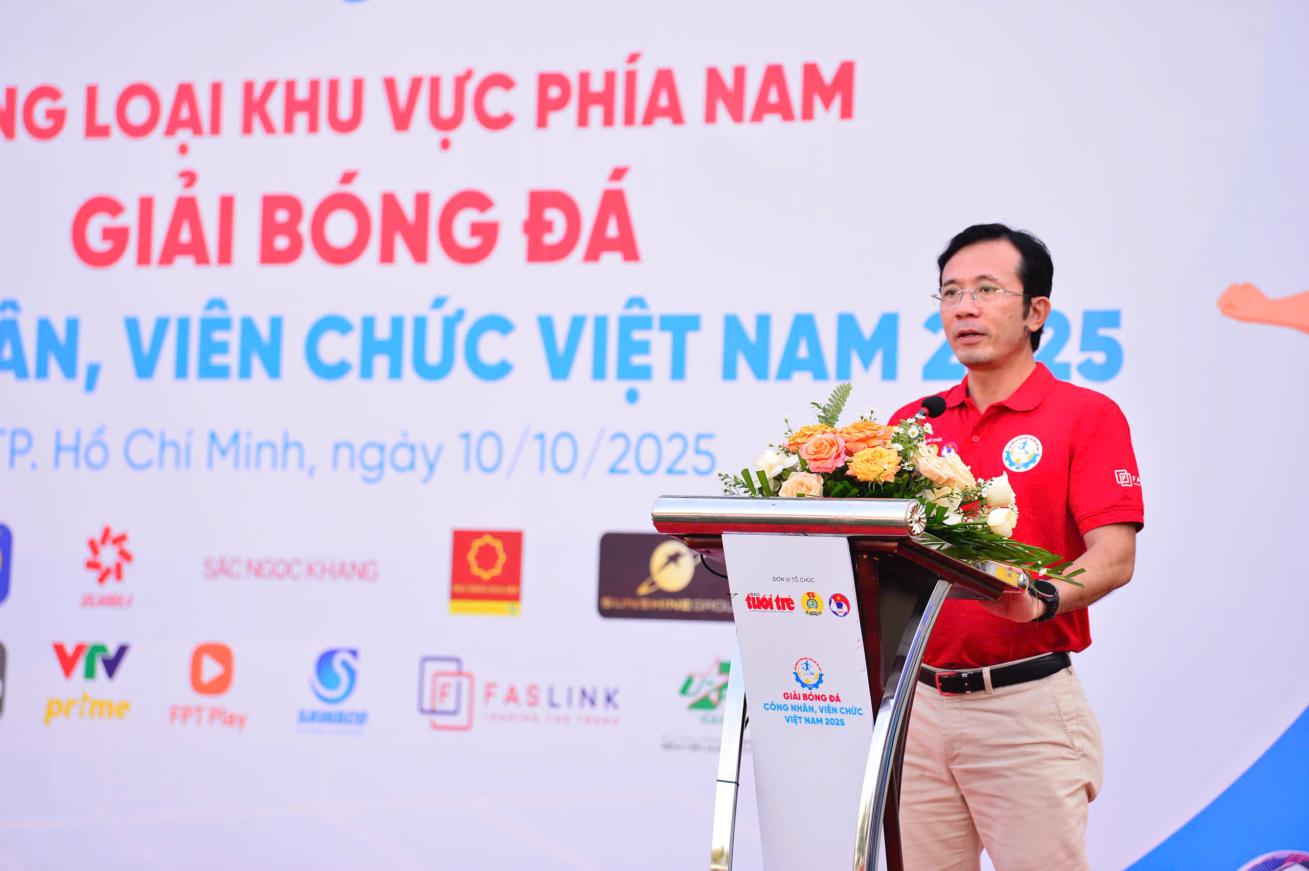 Vòng loại phía Nam Giải bóng đá công nhân, viên chức Việt Nam 2025 khai mạc tưng bừng - Ảnh 1.