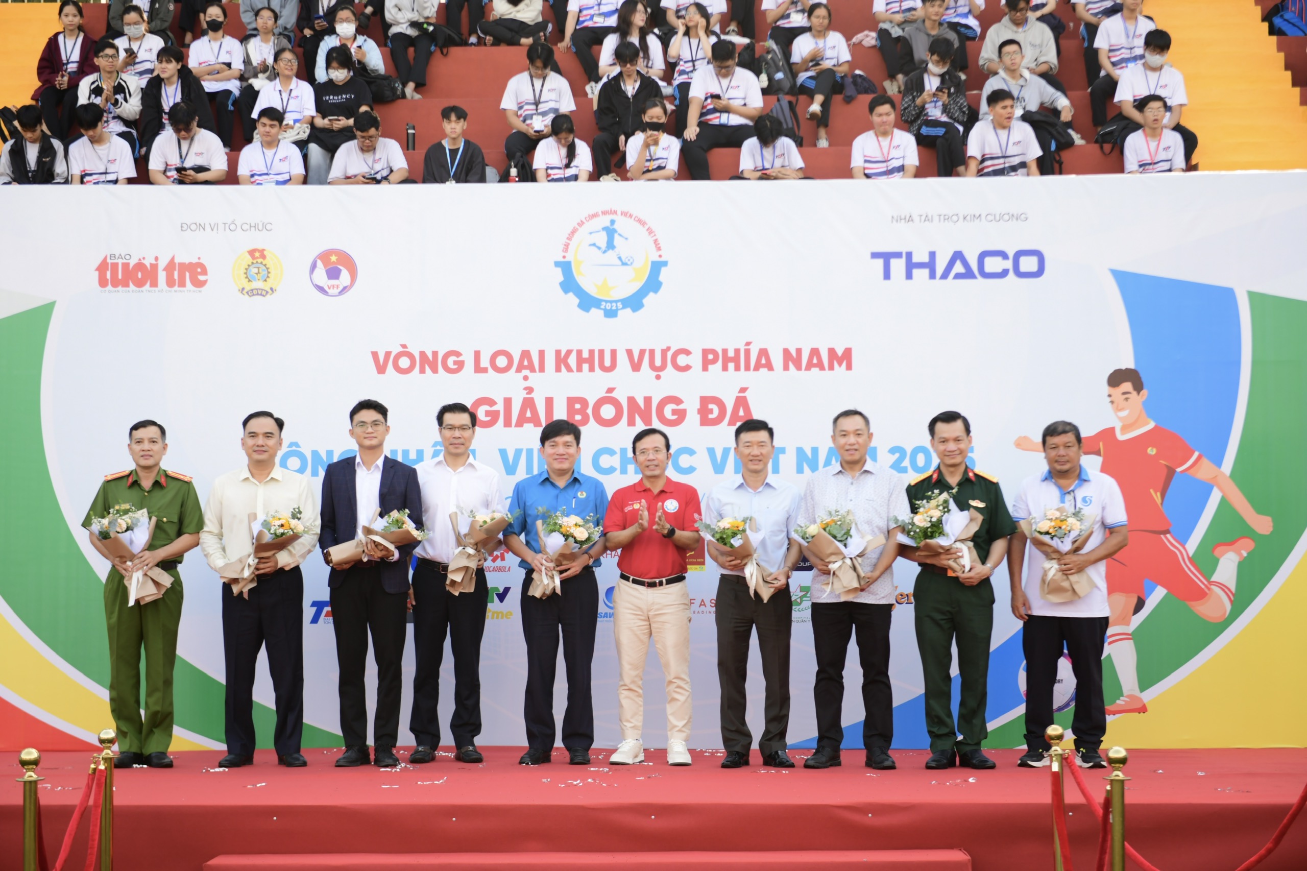 bóng đá công nhân - Ảnh 7.