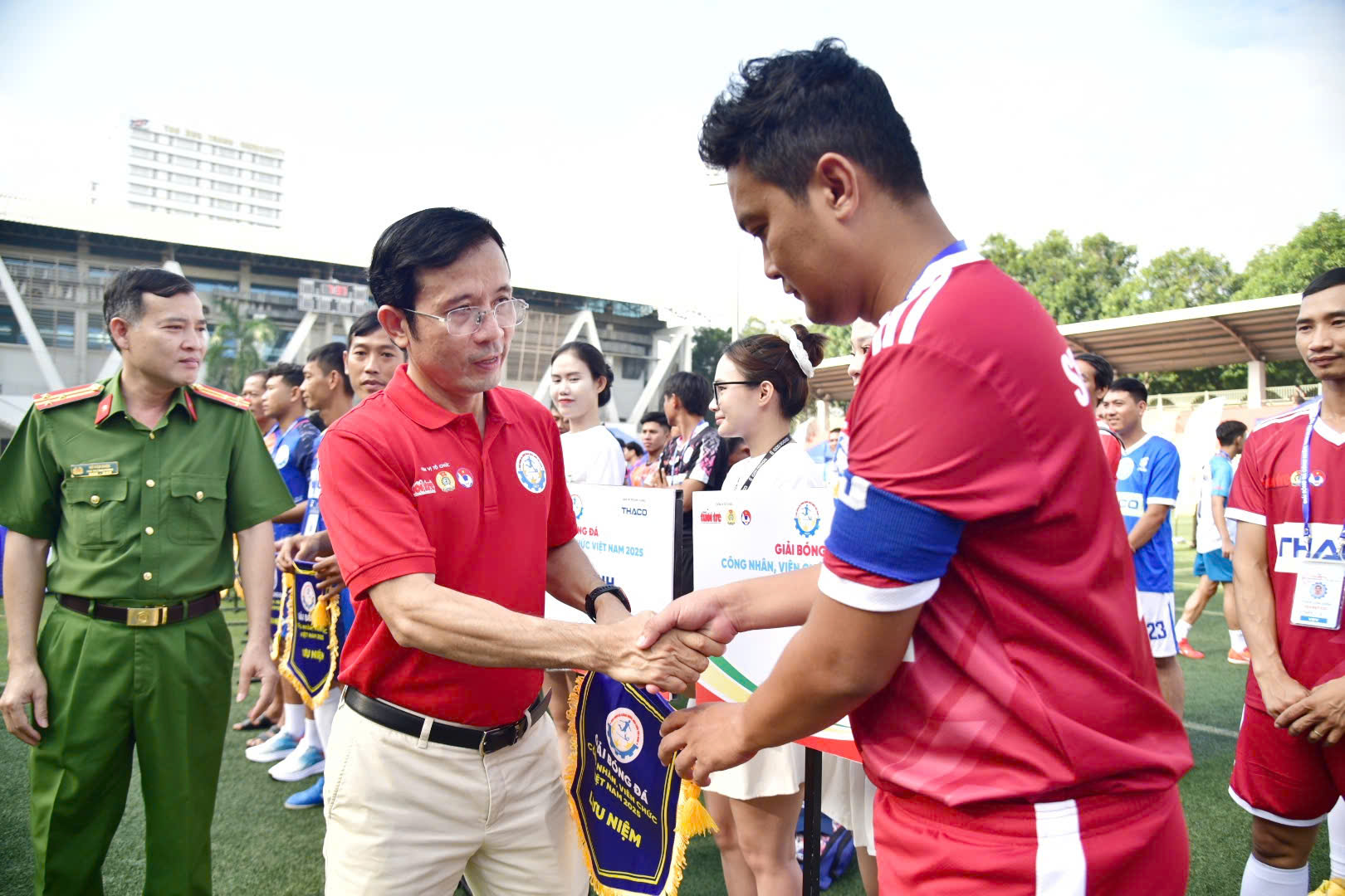 Vòng loại phía Nam Giải bóng đá công nhân, viên chức Việt Nam 2025 khai mạc tưng bừng - Ảnh 3.
