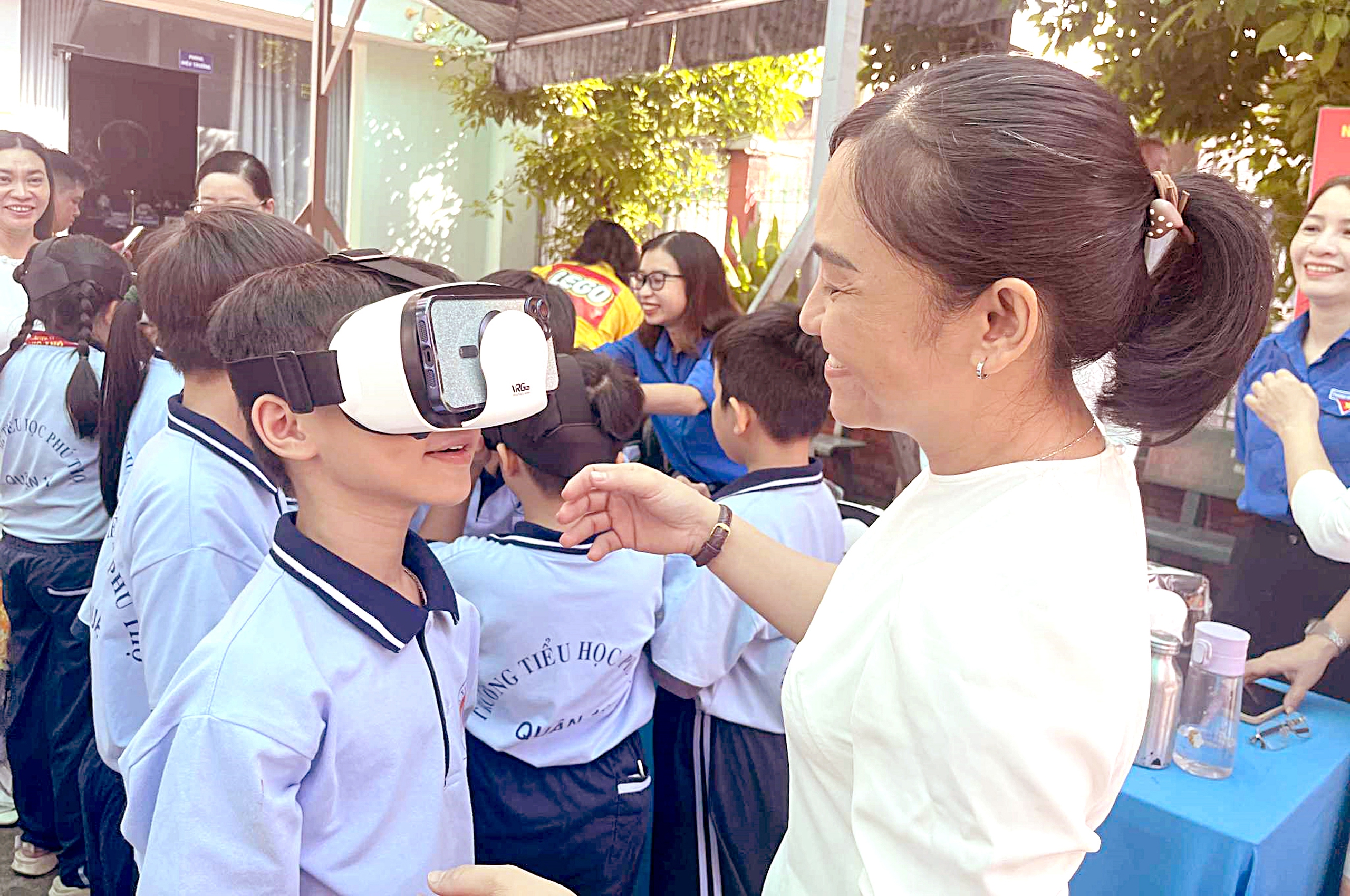 Giáo dục kỹ năng số: Để trẻ làm chủ thay vì bị dẫn dắt - Ảnh 1. kỹ năng số - Ảnh 1.