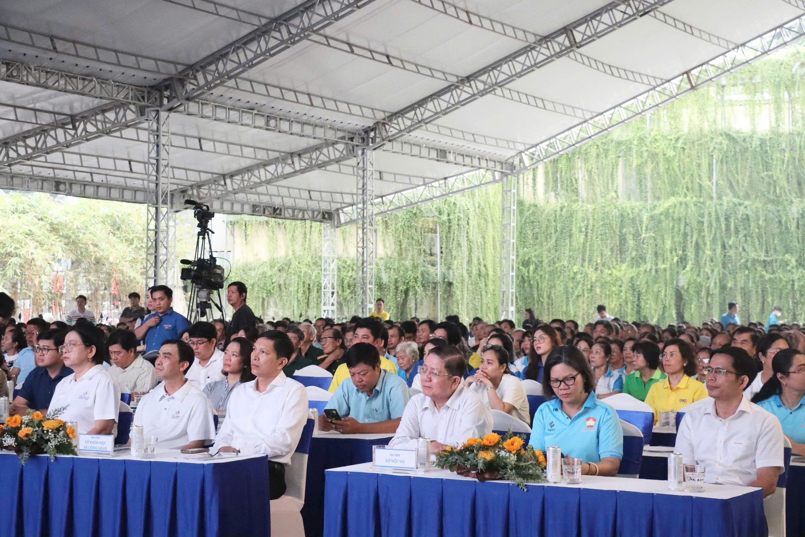 TP.HCM phát động phong trào 'Bình dân học vụ số'- Ảnh 1.