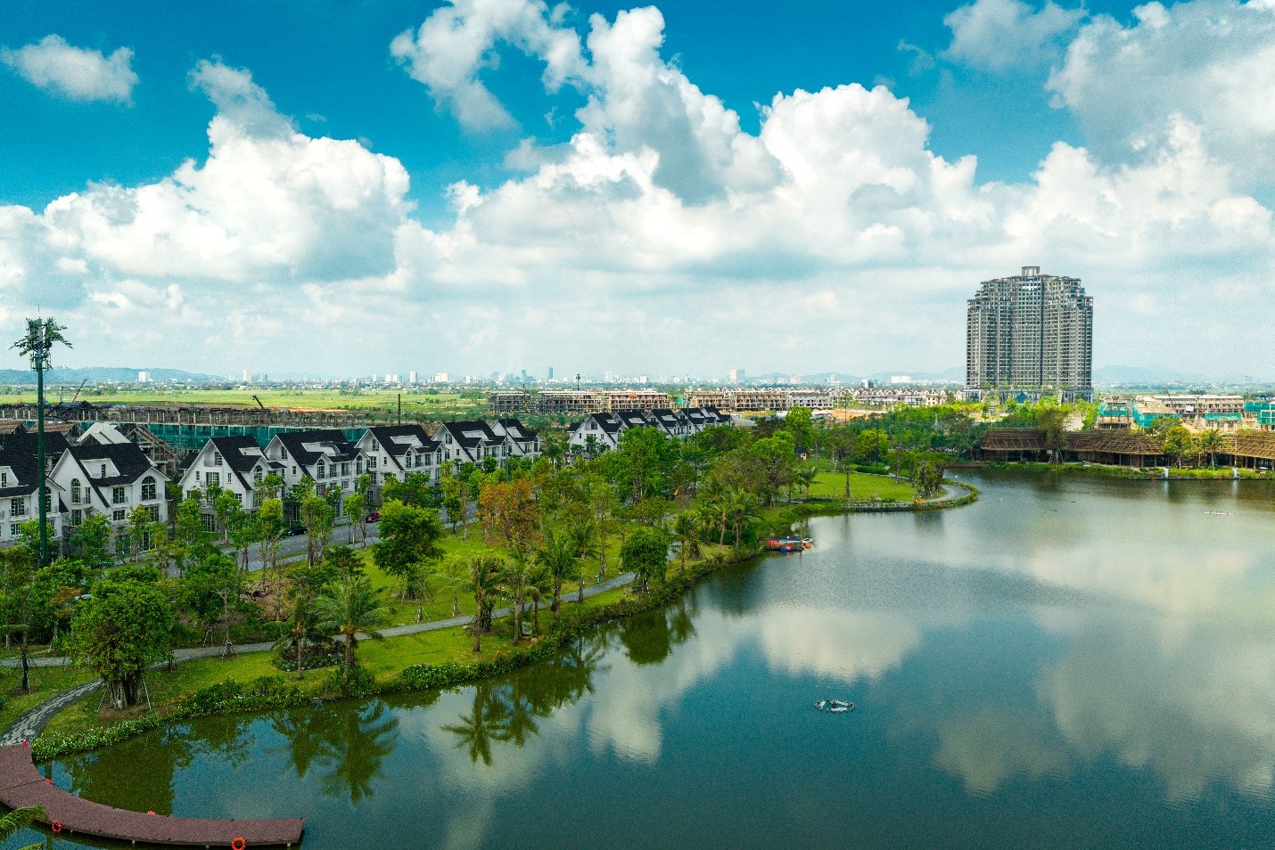 Nghệ An bứt phá thành cực tăng trưởng mới của khu vực Bắc Trung Bộ - Ảnh 10.