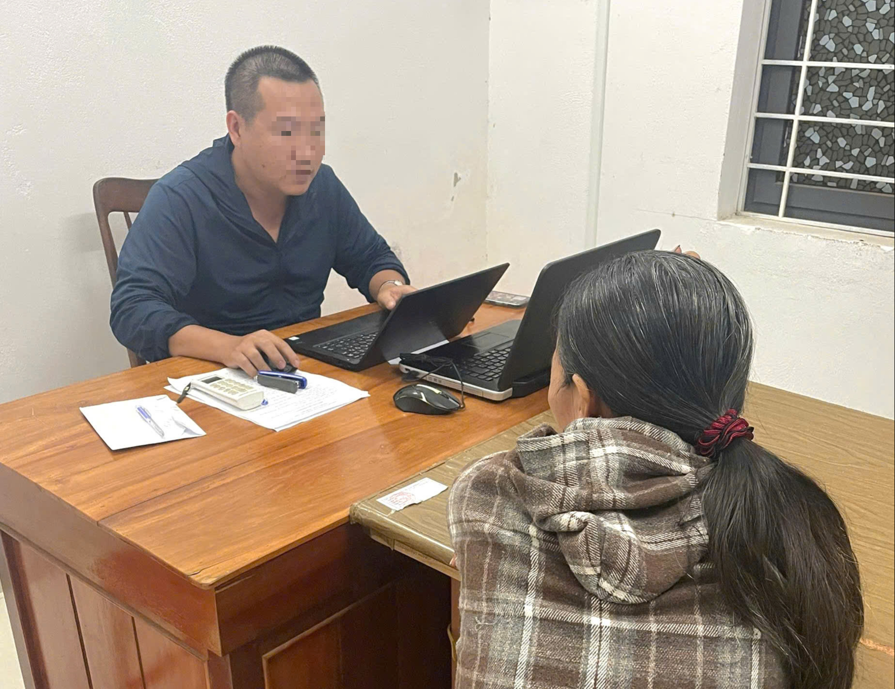 Trộm sạch tài sản dành dụm của ân nhân, thấy khó thoát nên đầu thú - Ảnh 1. Trộm sạch tài sản dành dụm của ân nhân, thấy khó thoát nên đầu thú - Ảnh 1.