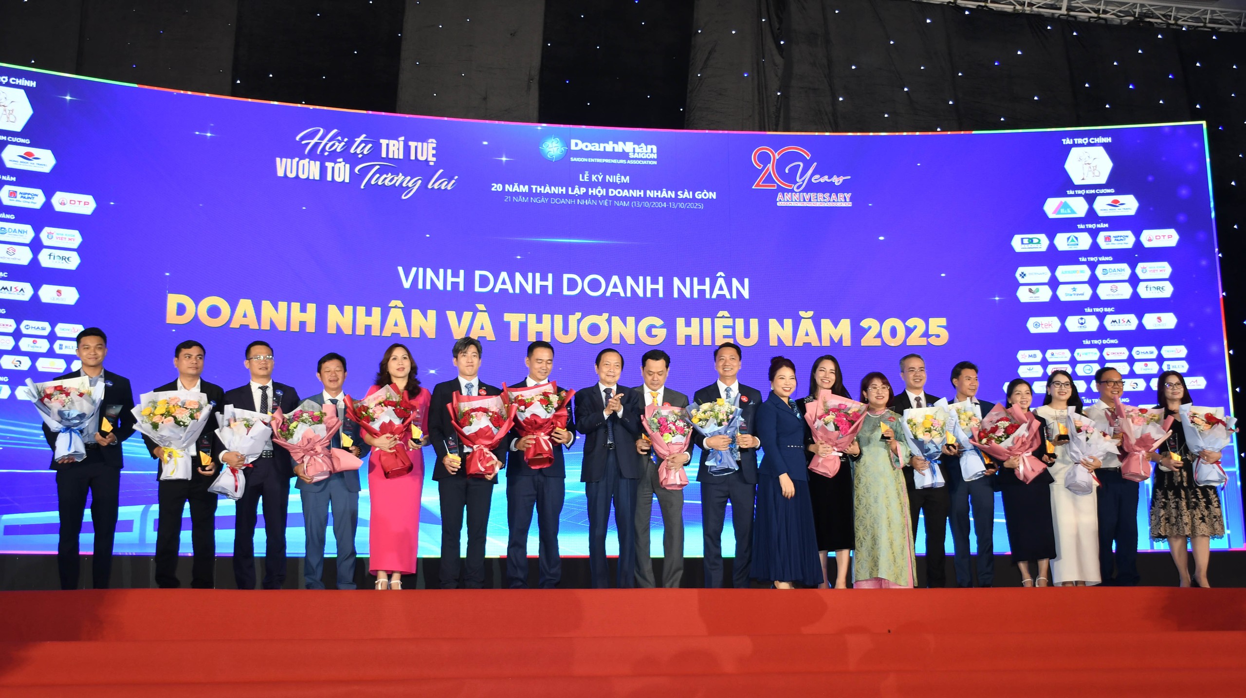 doanh nhân - Ảnh 1.