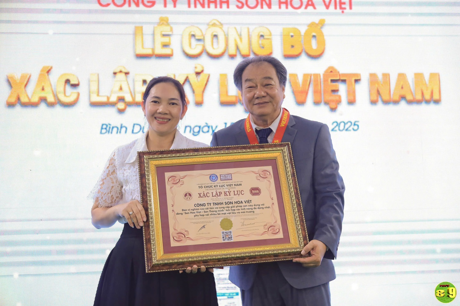 ‘Sơn thông minh’ của Sơn Hoa Việt lập kỷ lục - Ảnh 1.