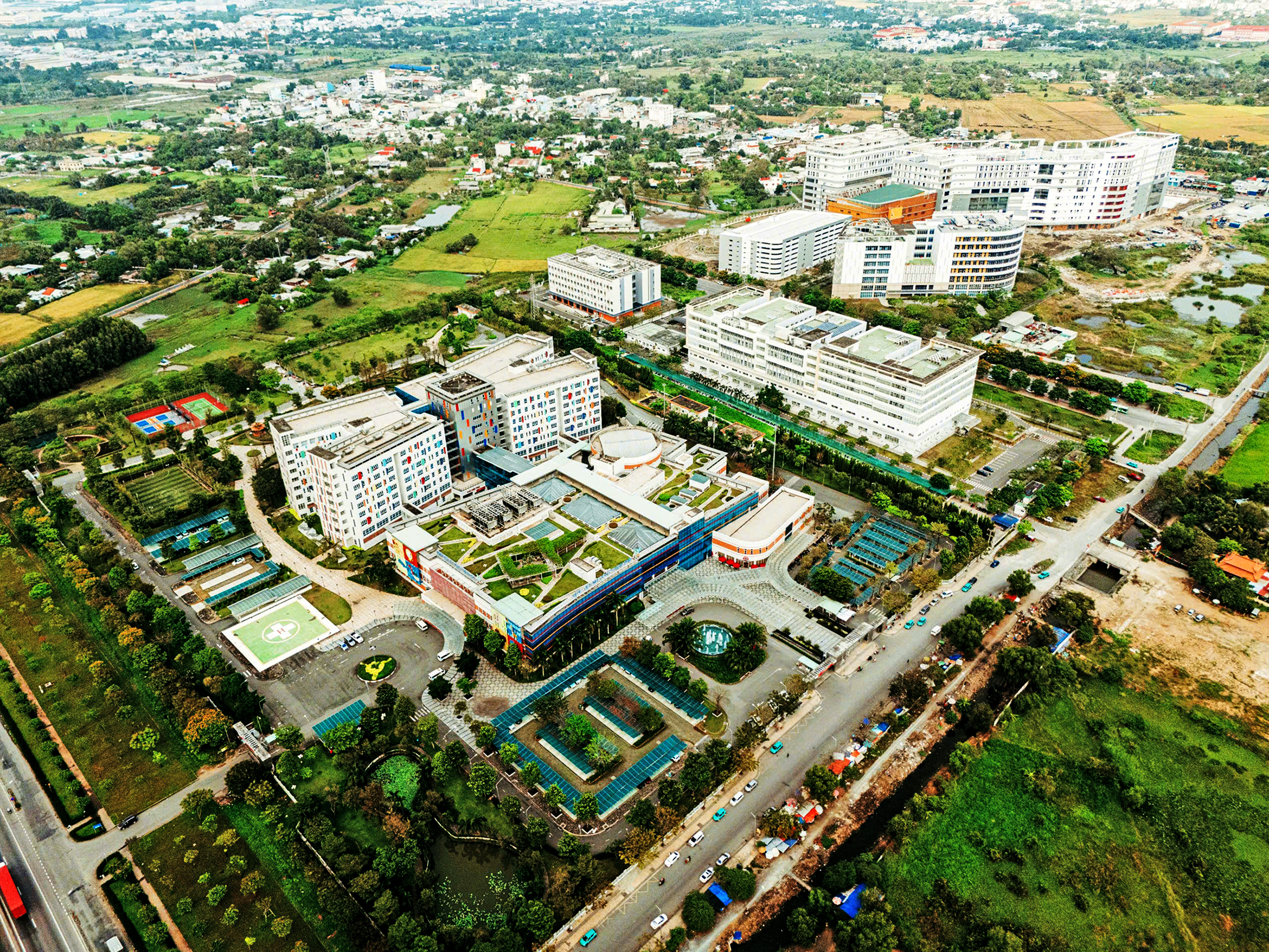 Y tế TP.HCM trước thời cơ vươn tầm khu vực - Ảnh 1.