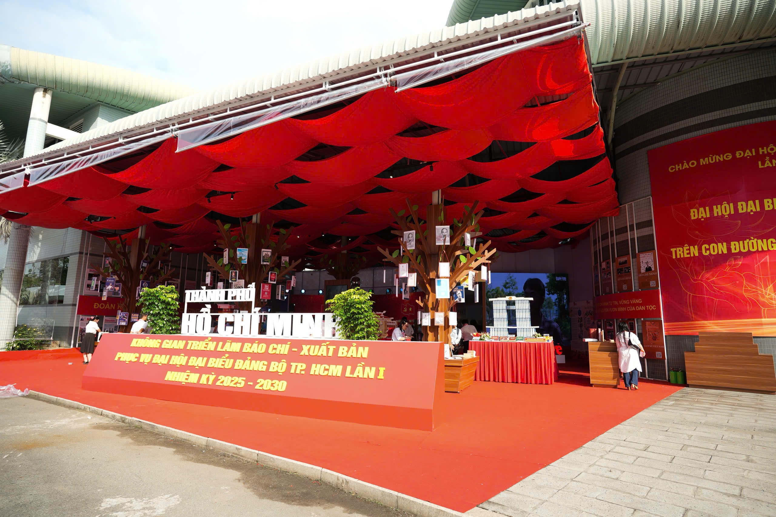 Đảng bộ TP.HCM - Ảnh 1.
