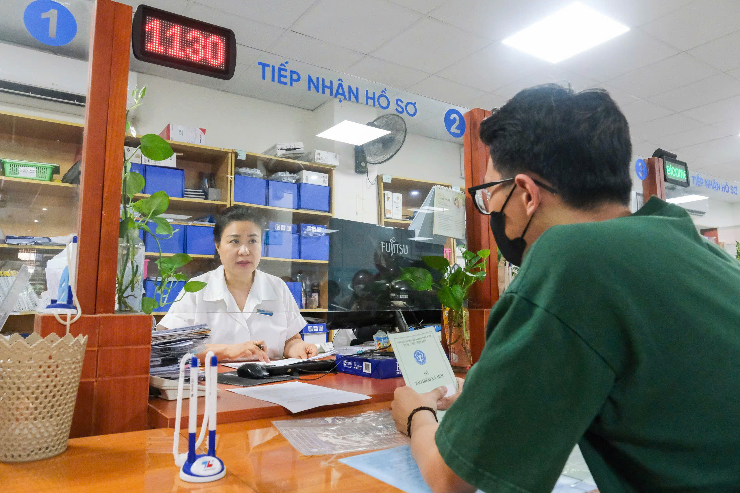 Cảnh báo giả mạo giấy tờ BHXH để lừa đảo người dân ngày càng tinh vi - Ảnh 1.