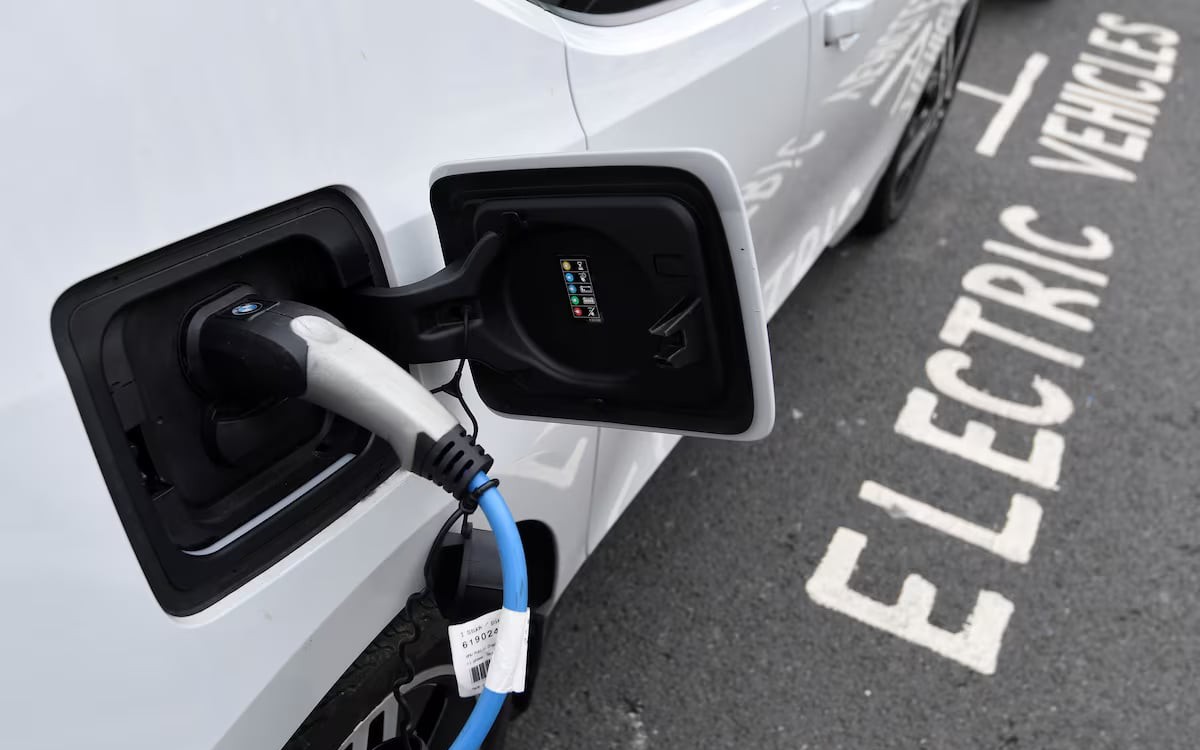 Norway zips ahead in EV race as car sales hit 96% electric- Ảnh 2.