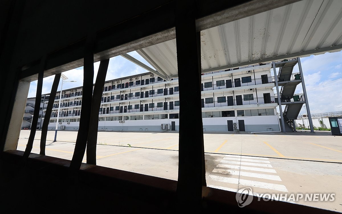 Cận cảnh bên trong khu phức hợp lừa đảo Prince ở Campuchia - Ảnh 1.