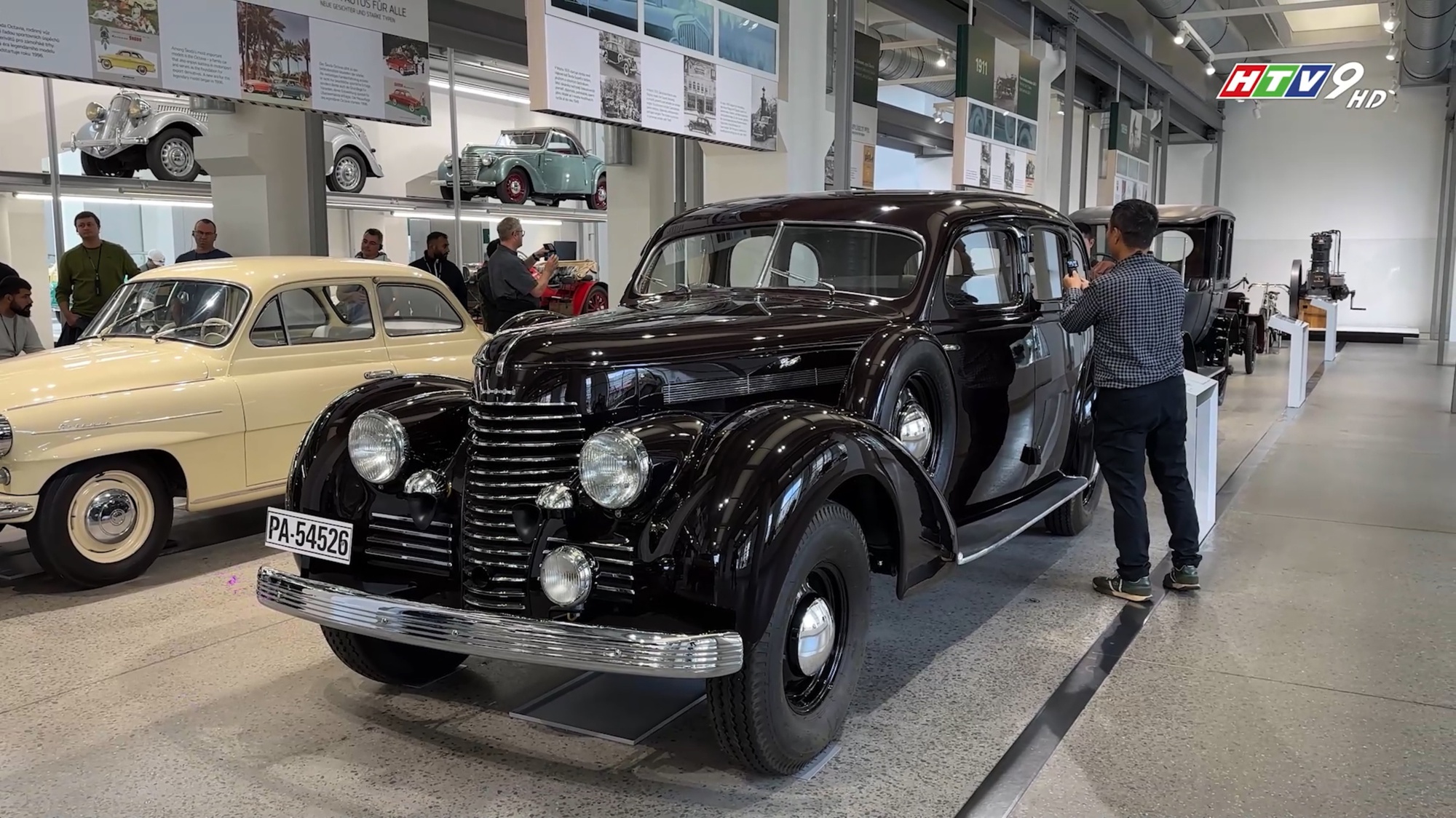Tôi sang Séc thăm bảo tàng Skoda: Xe chạy bằng máu, vợ chồng xuyên châu Phi và những câu chuyện ít được kể lại!- Ảnh 20. Skoda - Ảnh 20.