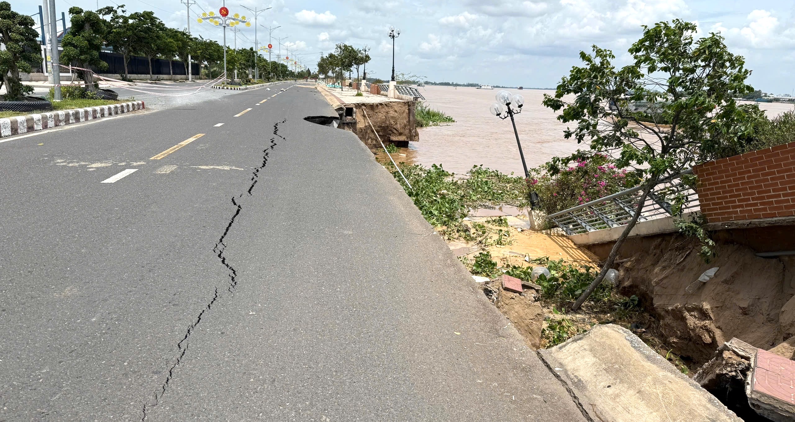 sạt lở - Ảnh 2.